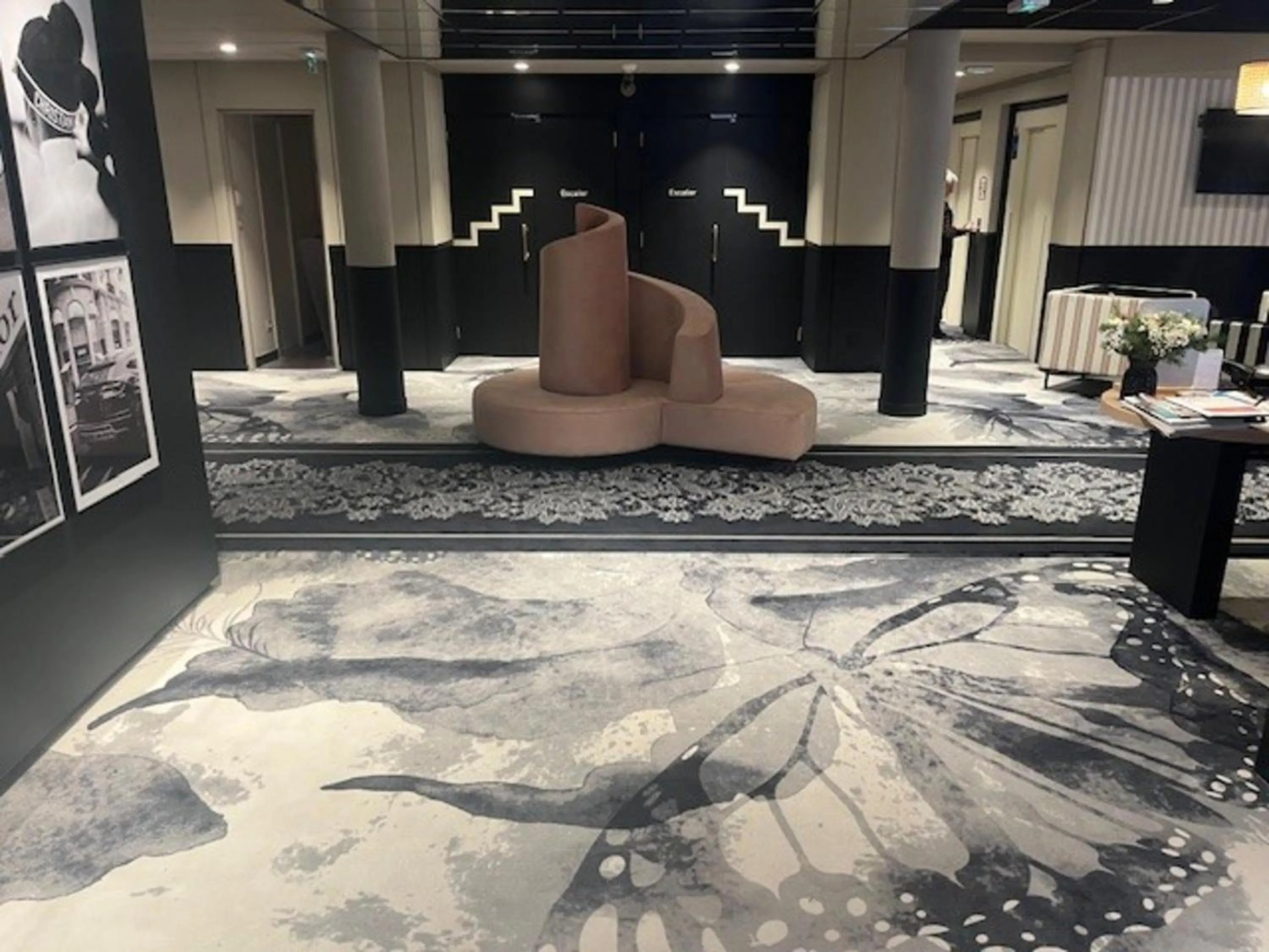 Lobby or reception in Mercure Granville Le Grand Large