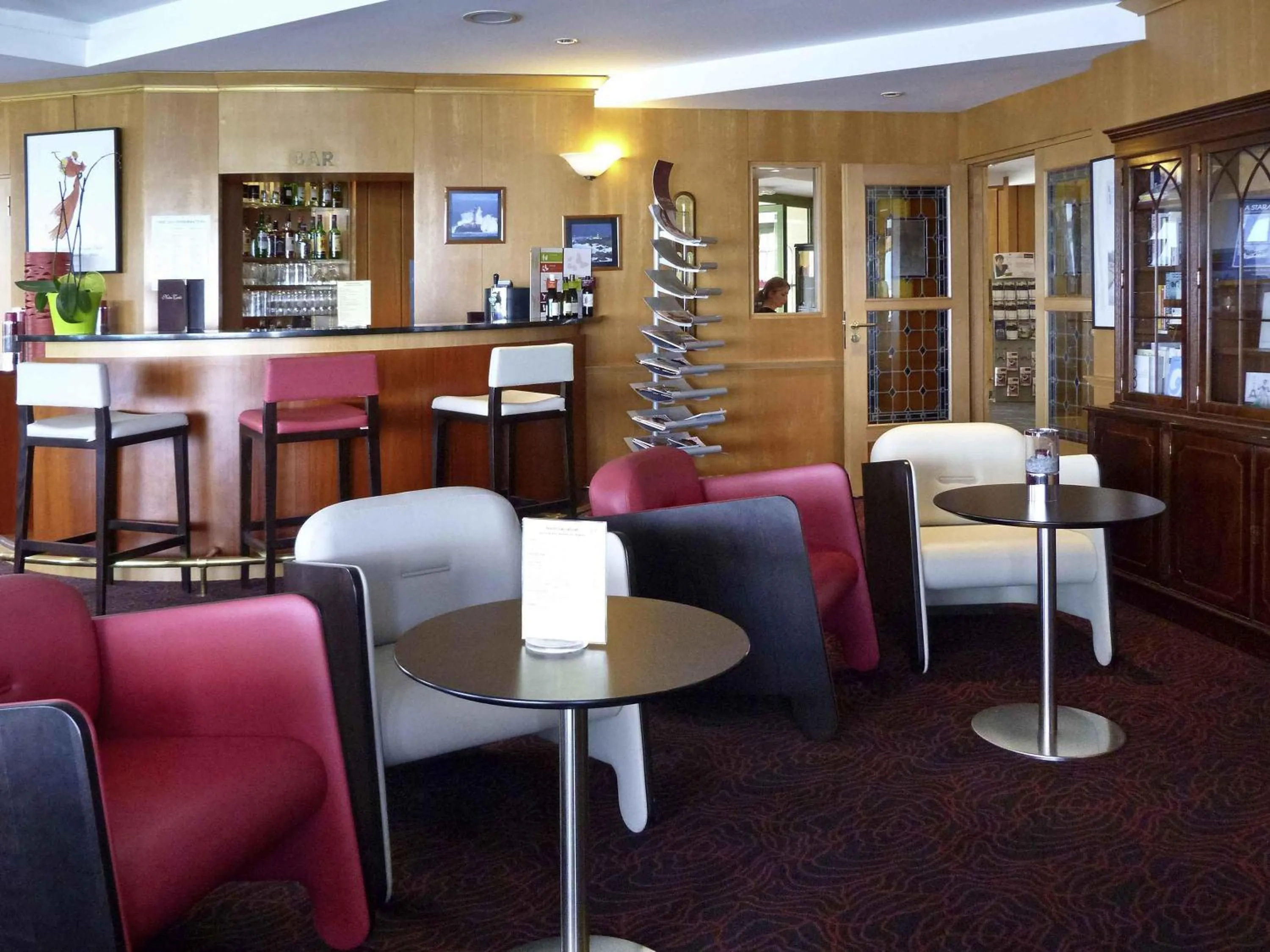 Lounge or bar in Mercure Granville Le Grand Large
