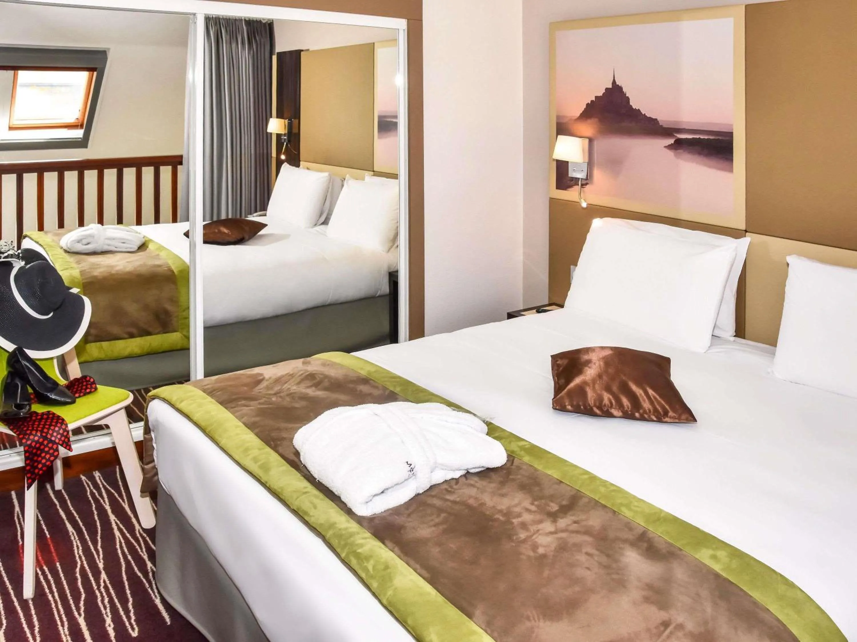 Bedroom, Bed in Mercure Granville Le Grand Large