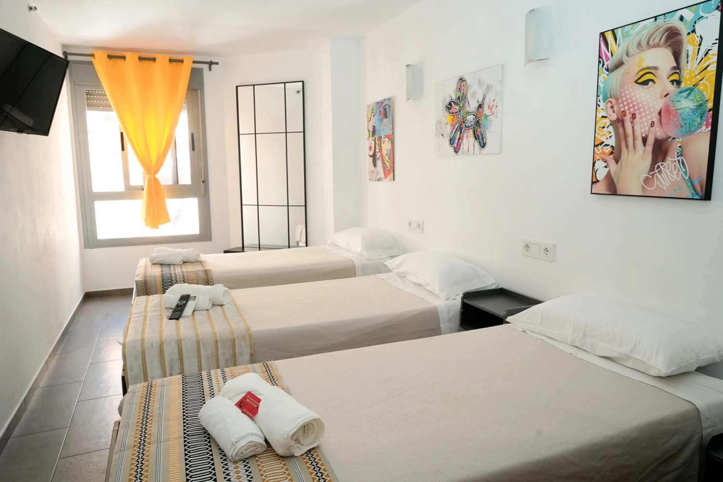 Bedroom, Bed in New Art Hostel - Albergue Juvenil