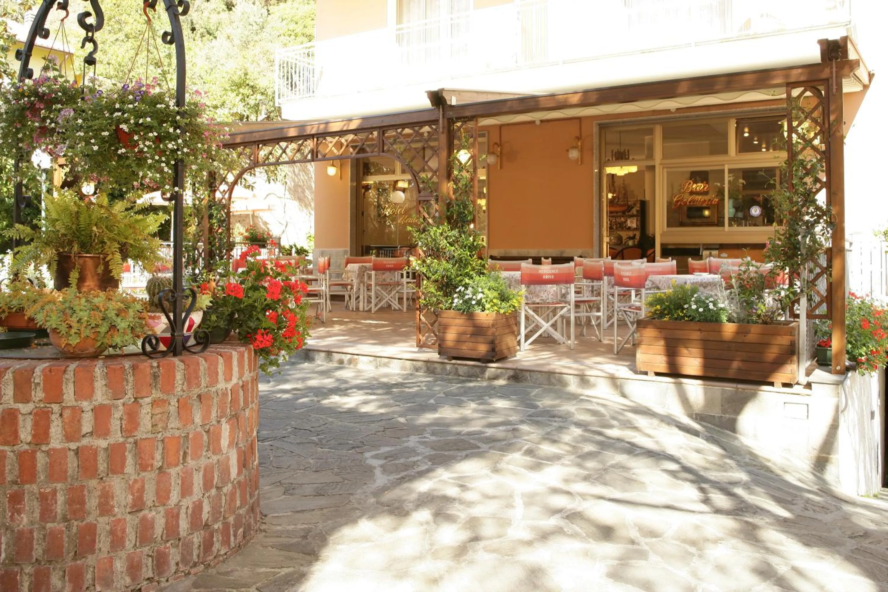 Area and facilities in Residence Hotel Kriss