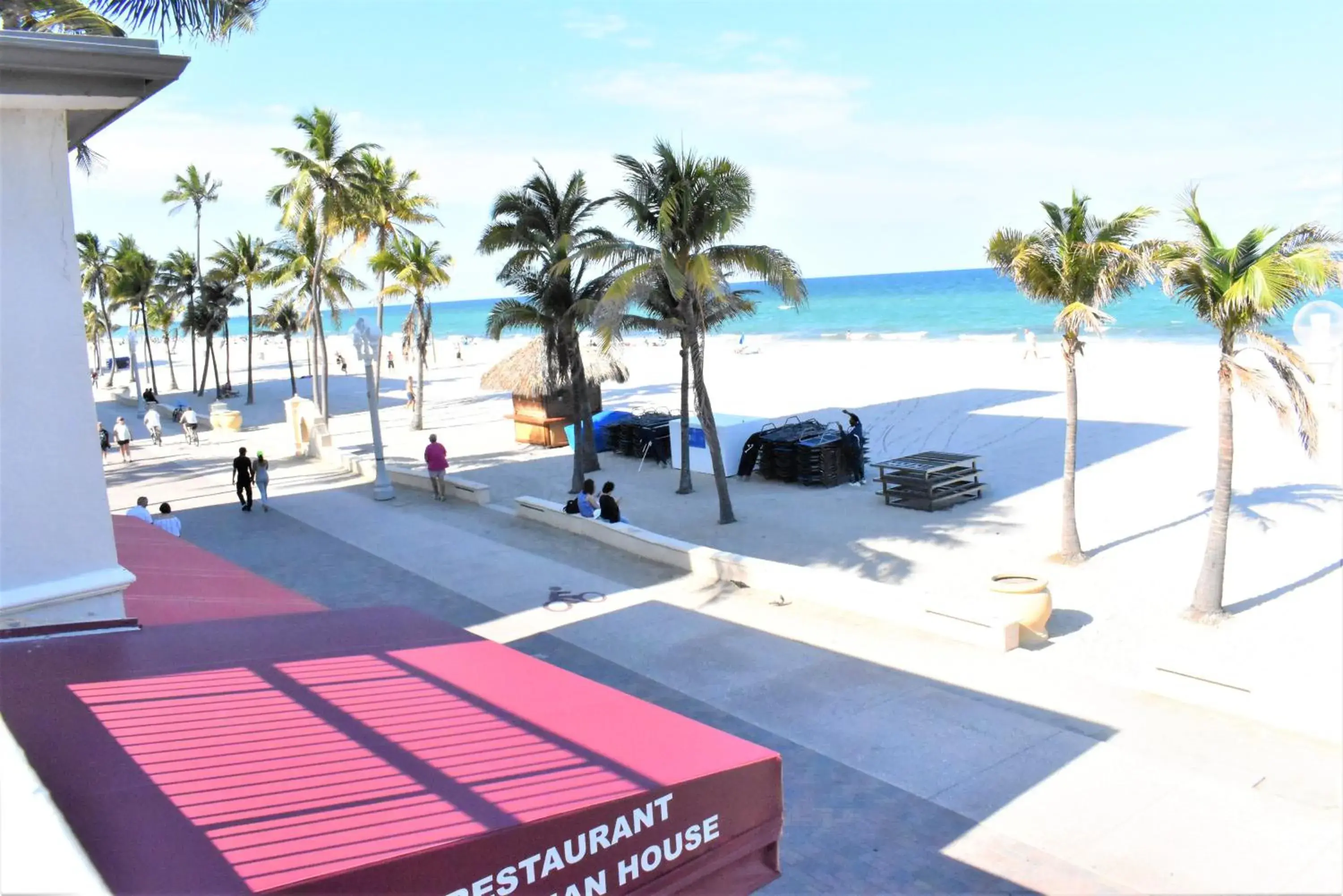 Property building in Golden Sand Oceanfront Property building in Golden Sand Oceanfront