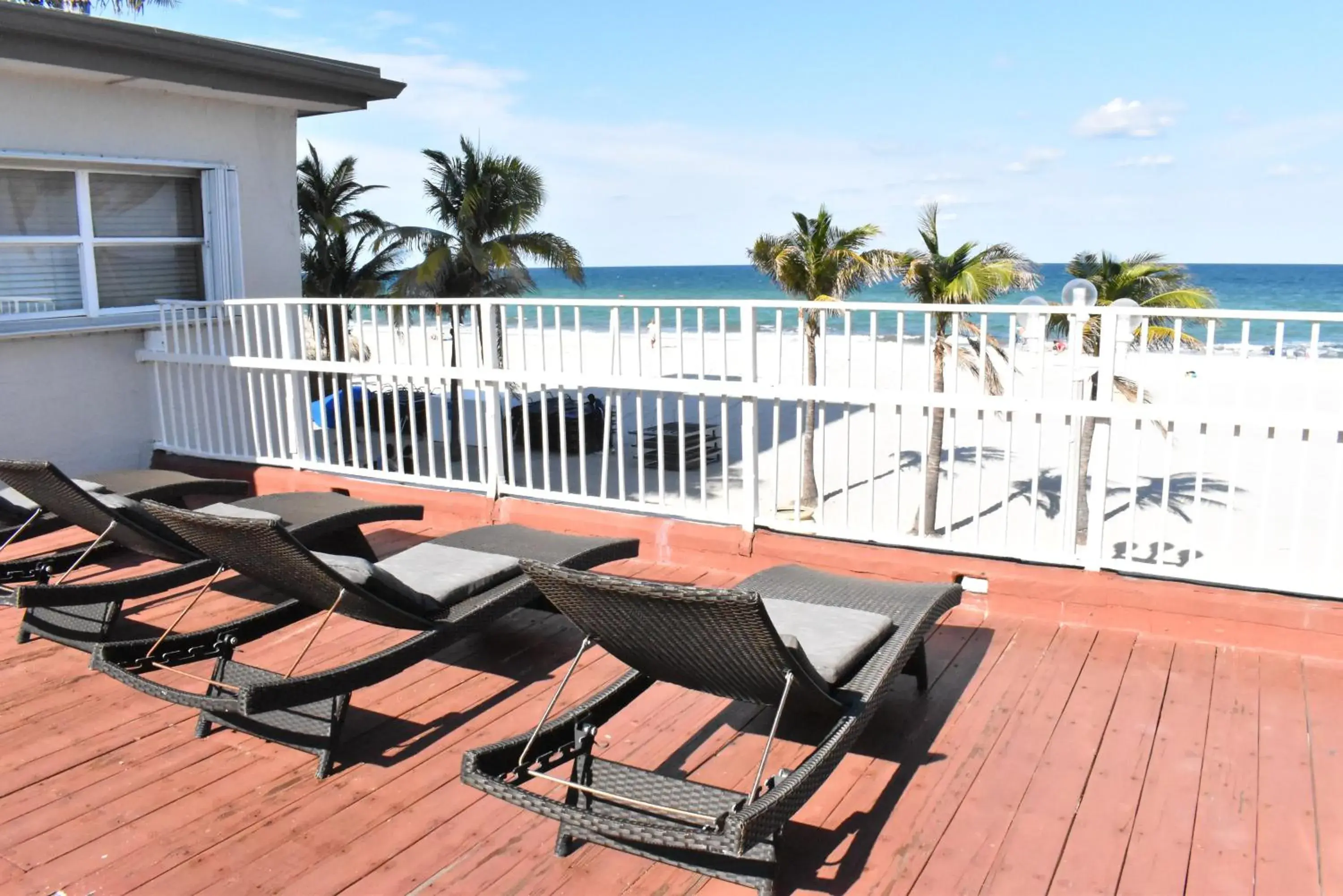 Property building in Golden Sand Oceanfront Property building in Golden Sand Oceanfront