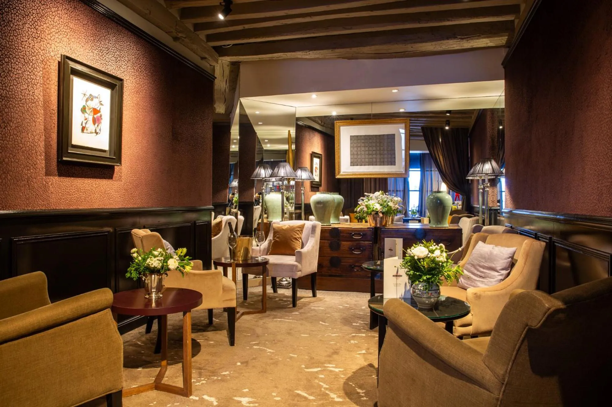 Seating area in Hôtel Le Relais Saint-Germain