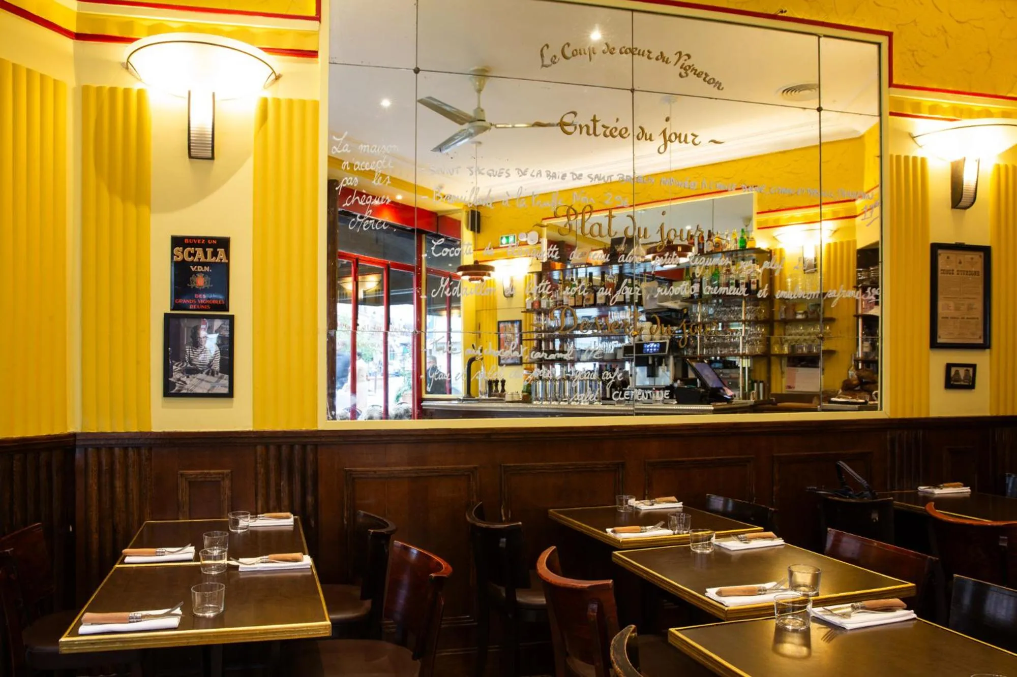 Restaurant/places to eat in Hôtel Le Relais Saint-Germain