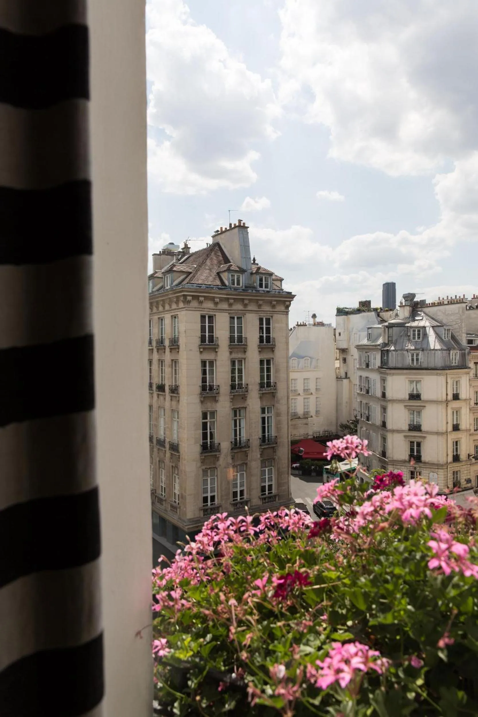 City view in Hôtel Le Relais Saint-Germain