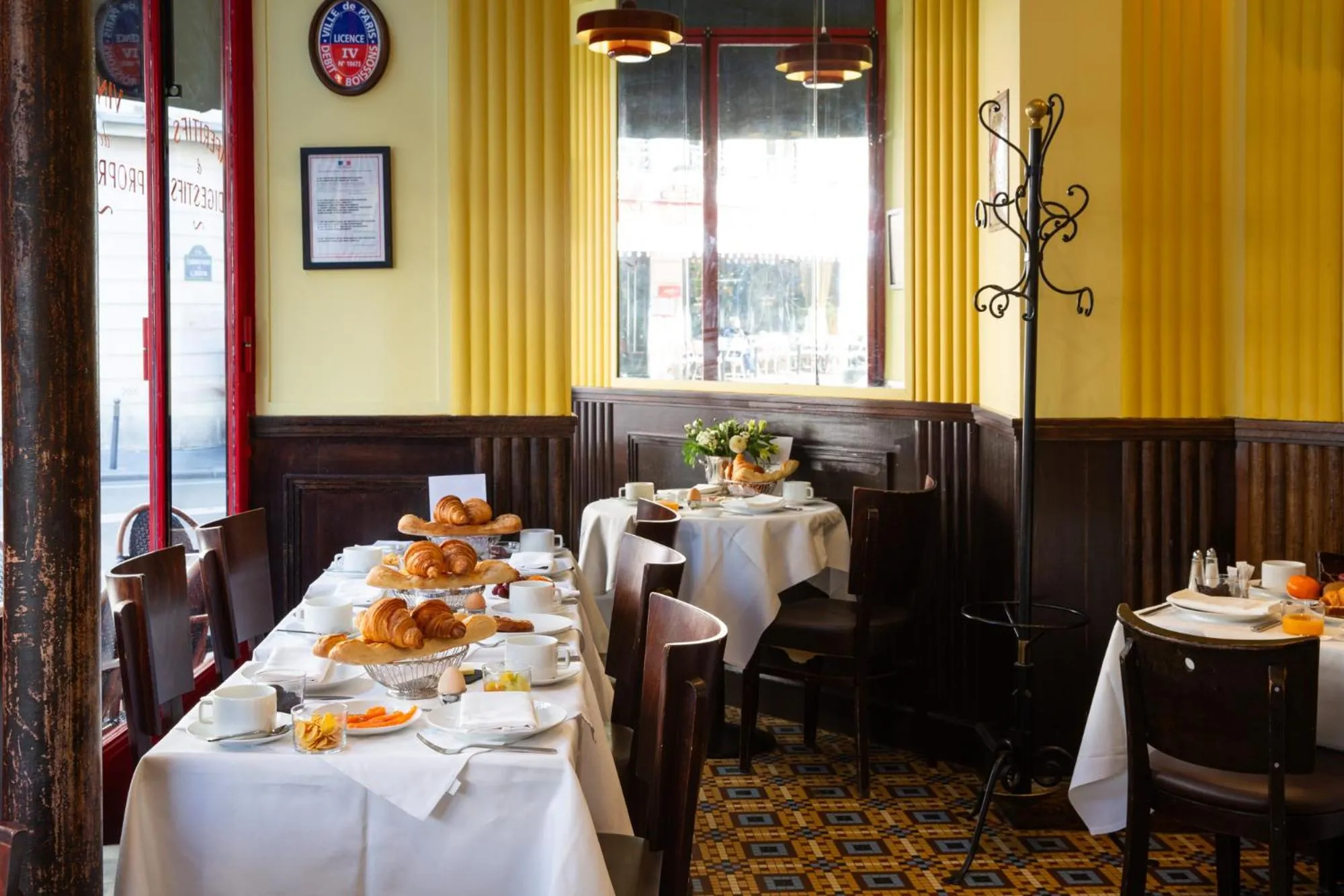 Breakfast in Hôtel Le Relais Saint-Germain