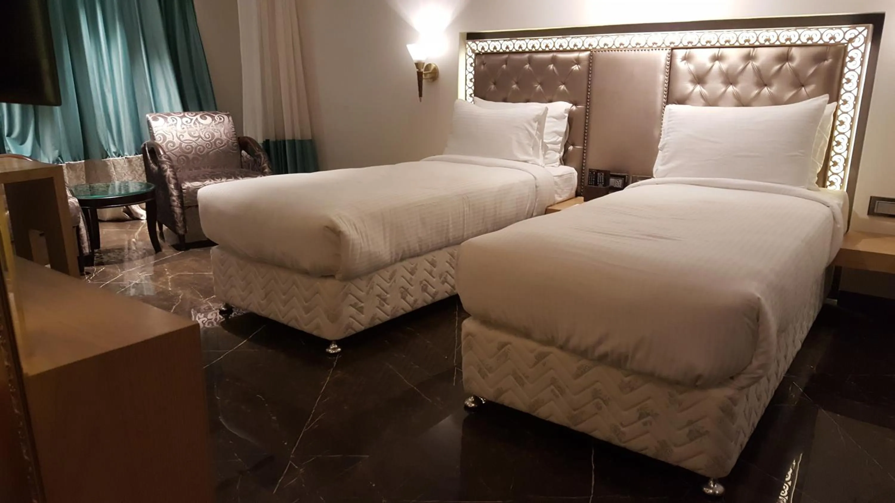 Bed in Hotel Peninsula Redpine