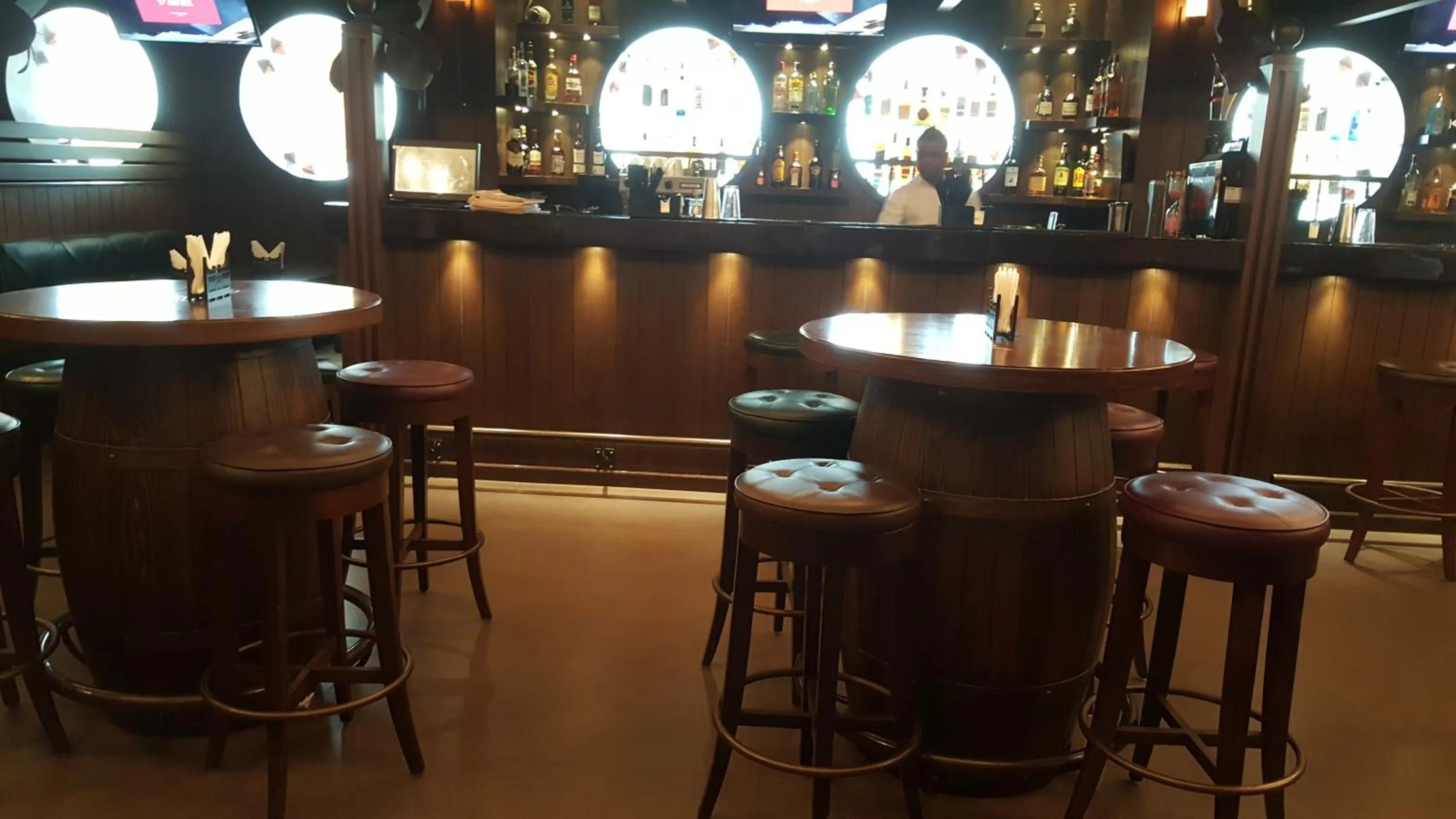 Restaurant/places to eat in Hotel Peninsula Redpine