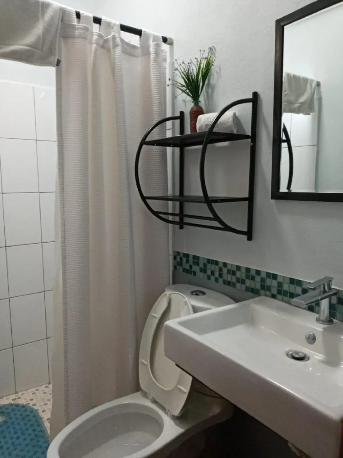 Single Room with Private Bathroom - single occupancy in Hotel Casa Aurora Single Room with Private Bathroom - single occupancy in Hotel Casa Aurora