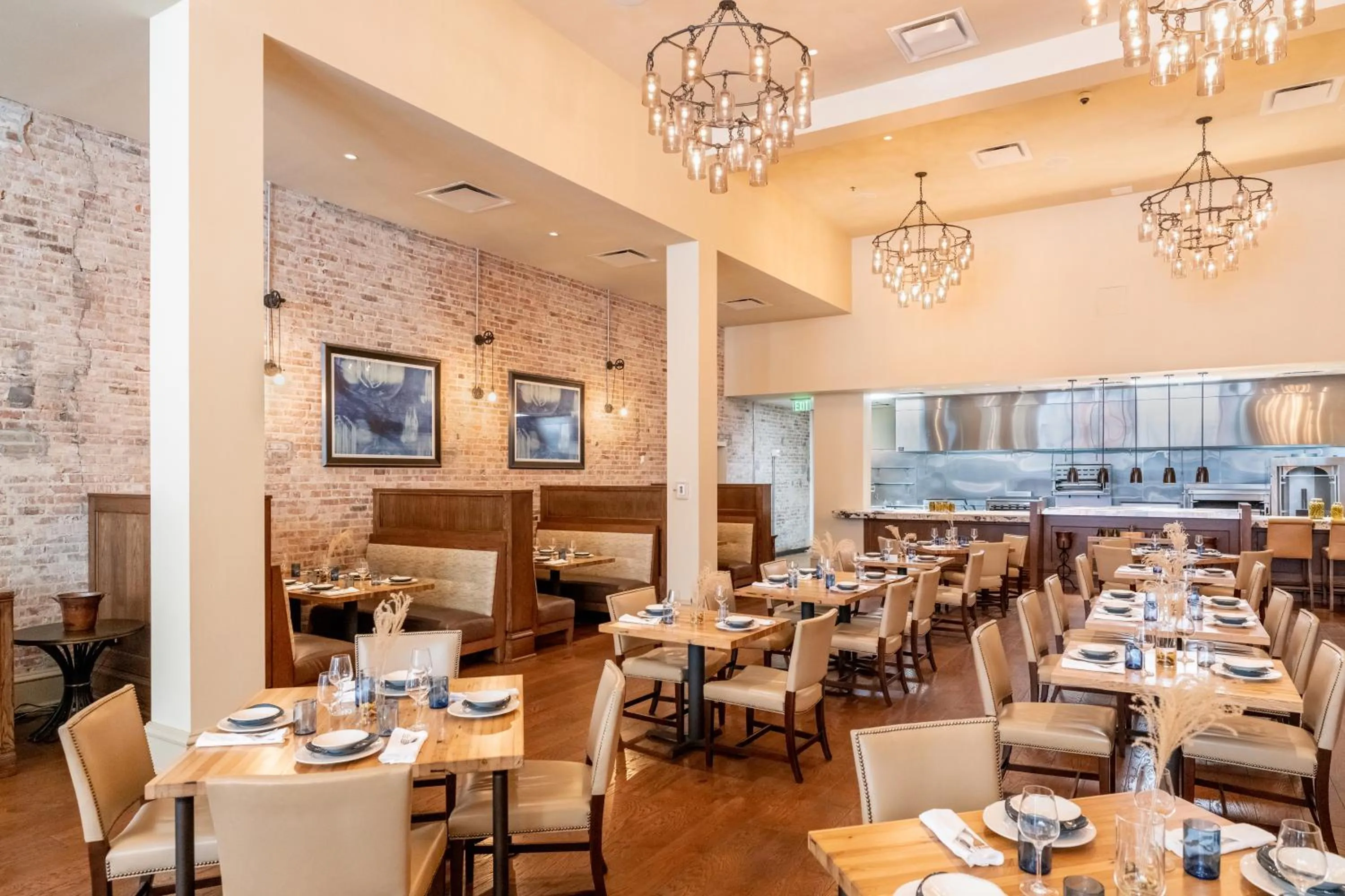 Restaurant/places to eat in NOPSI Hotel New Orleans