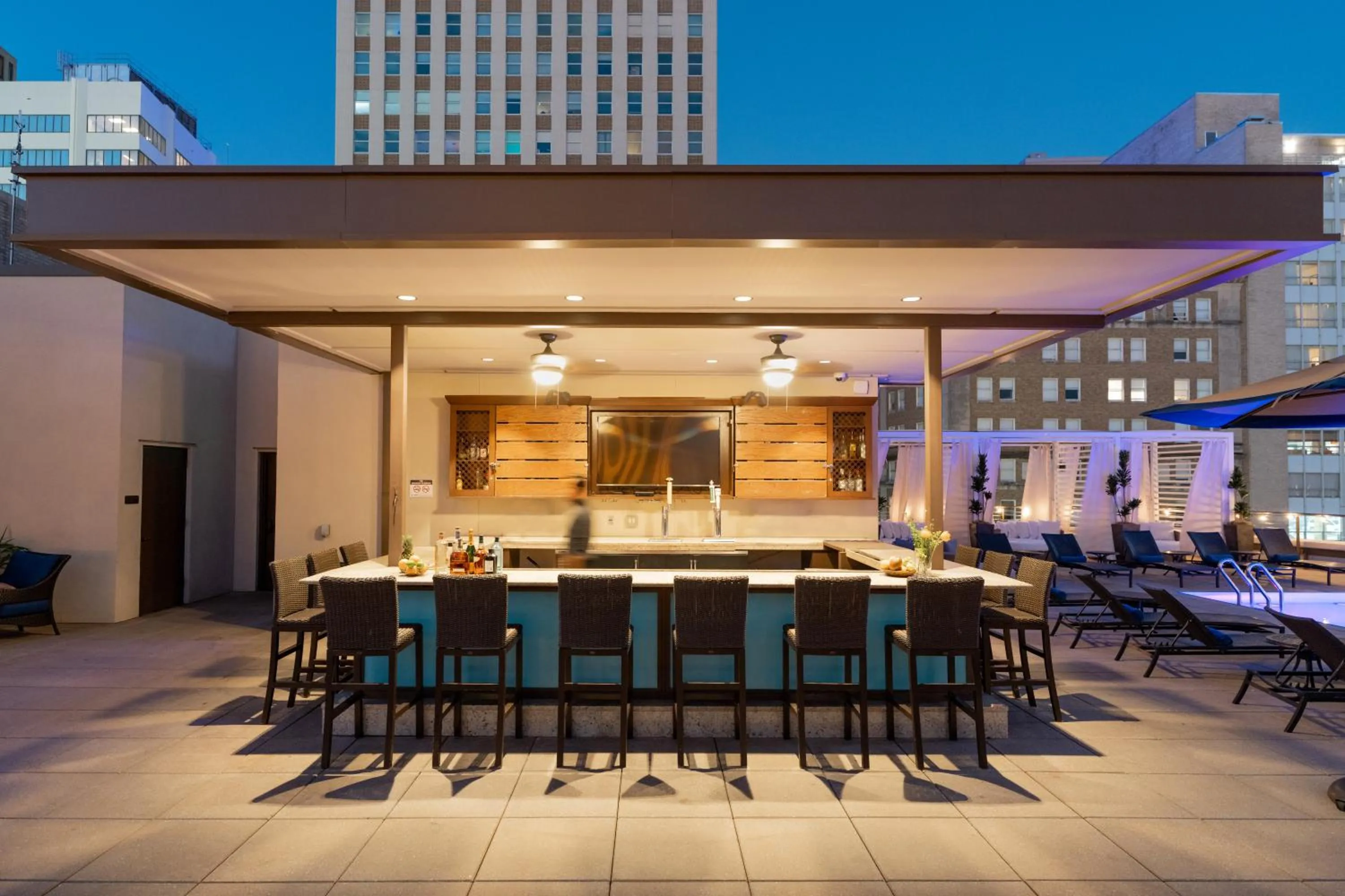 Lounge or bar in NOPSI Hotel New Orleans