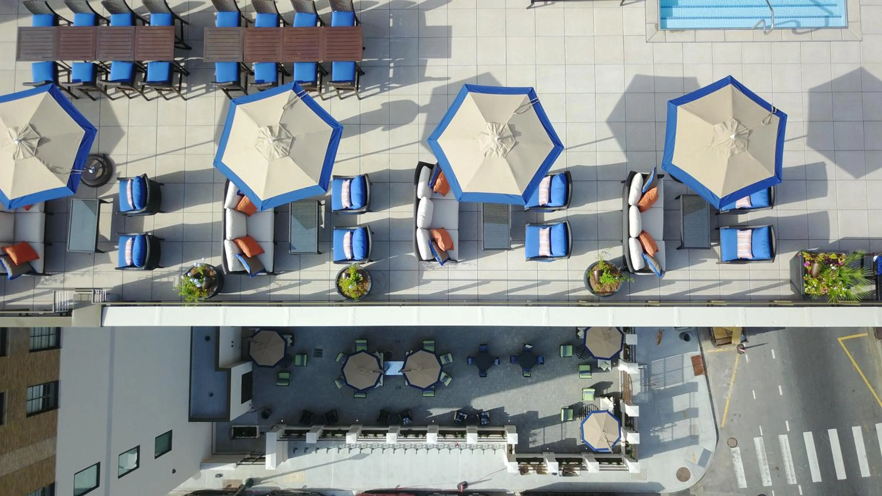 Patio in NOPSI Hotel New Orleans