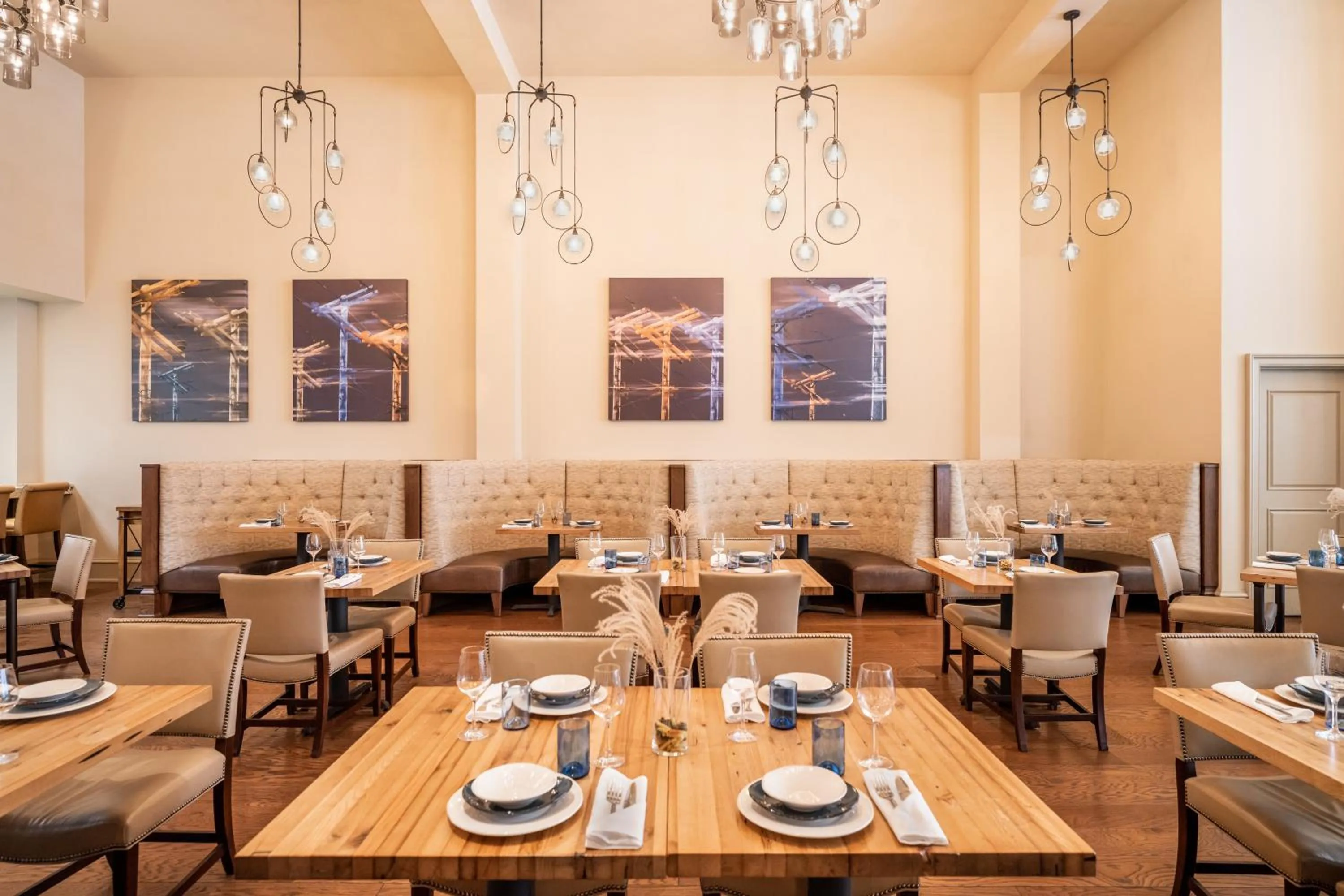 Restaurant/places to eat in NOPSI Hotel New Orleans