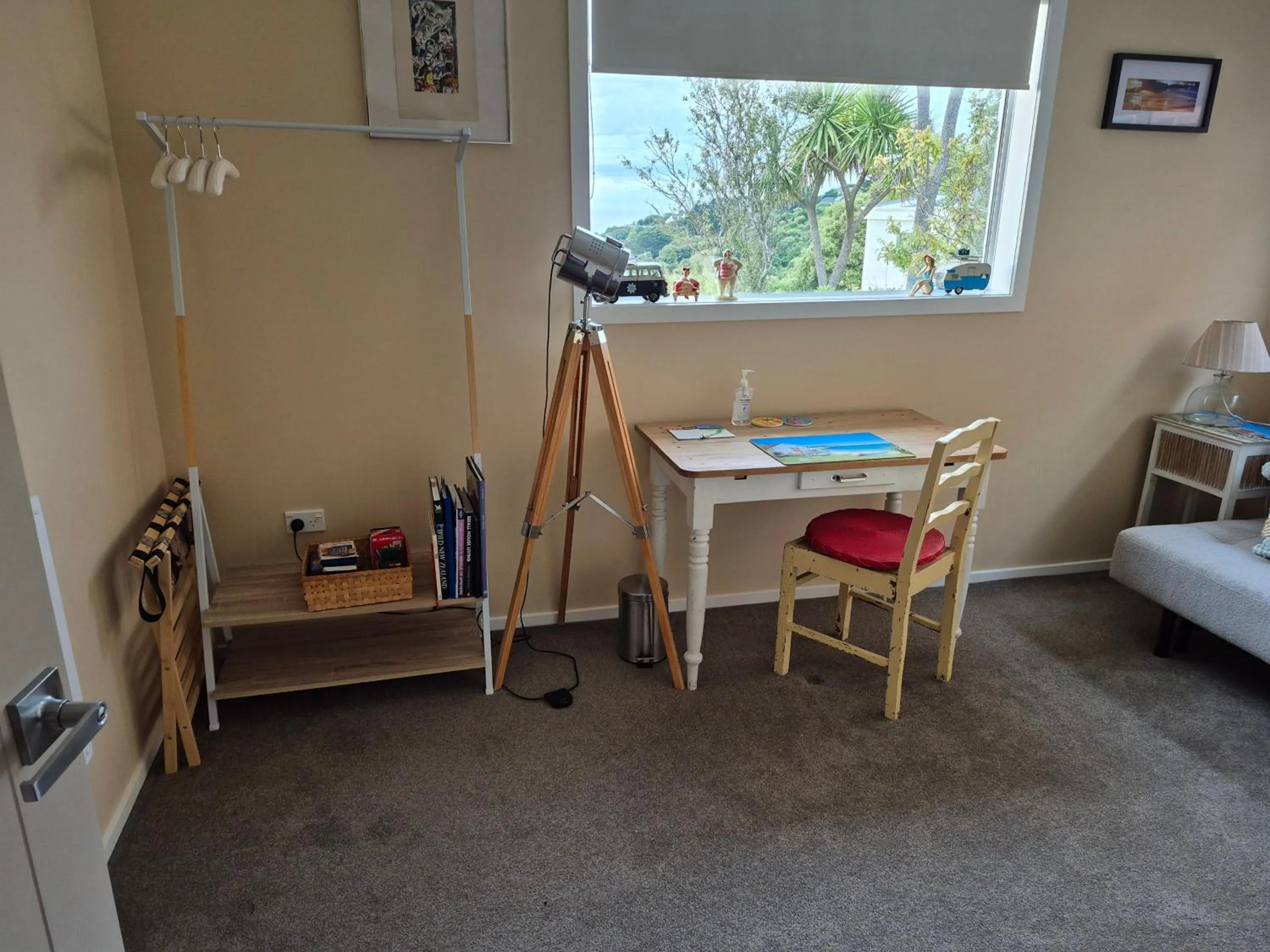 Communal lounge/ TV room in Rosemount B&B by the Sea St Clair