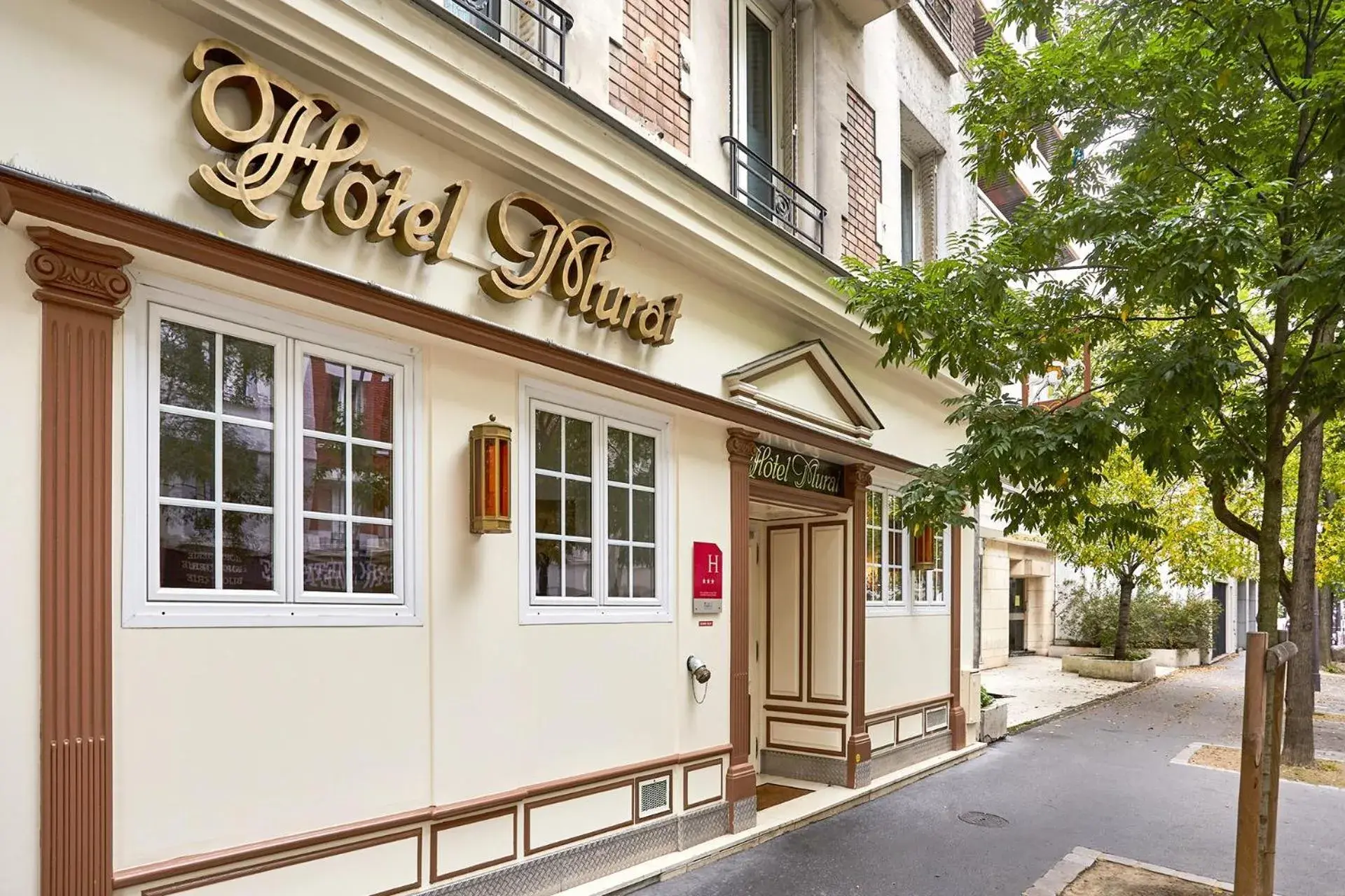 Property building in Murat Property building in Murat