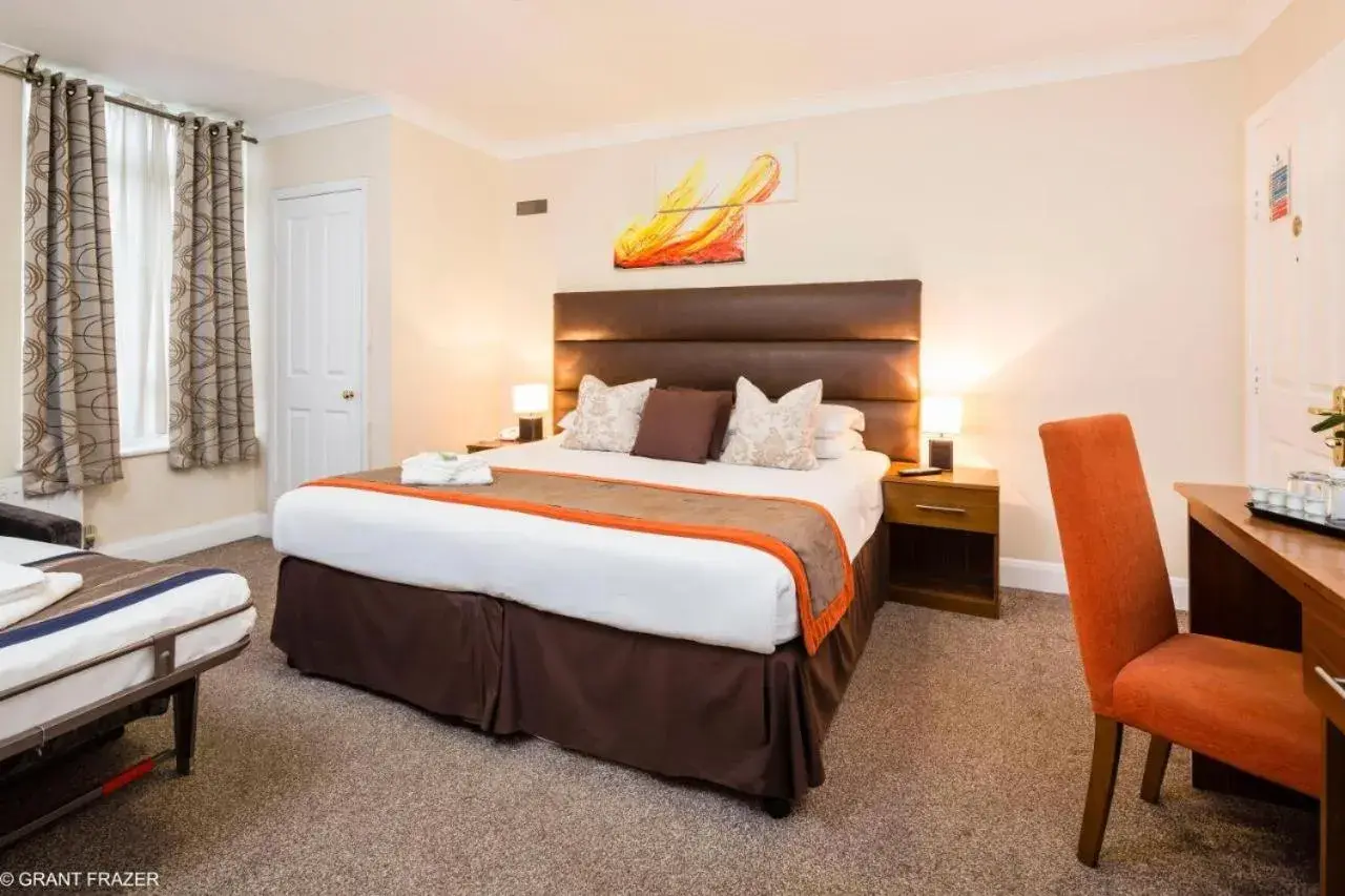 Bedroom, Bed in Kingsland Hotel