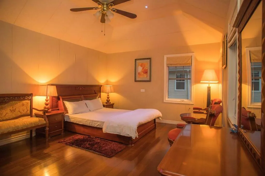 Le Reve Valley - Canadian cottage 1 - 3BHK Luxury cottage,Bonfire,Barbeque,Gym,Kids play zone,Lake view