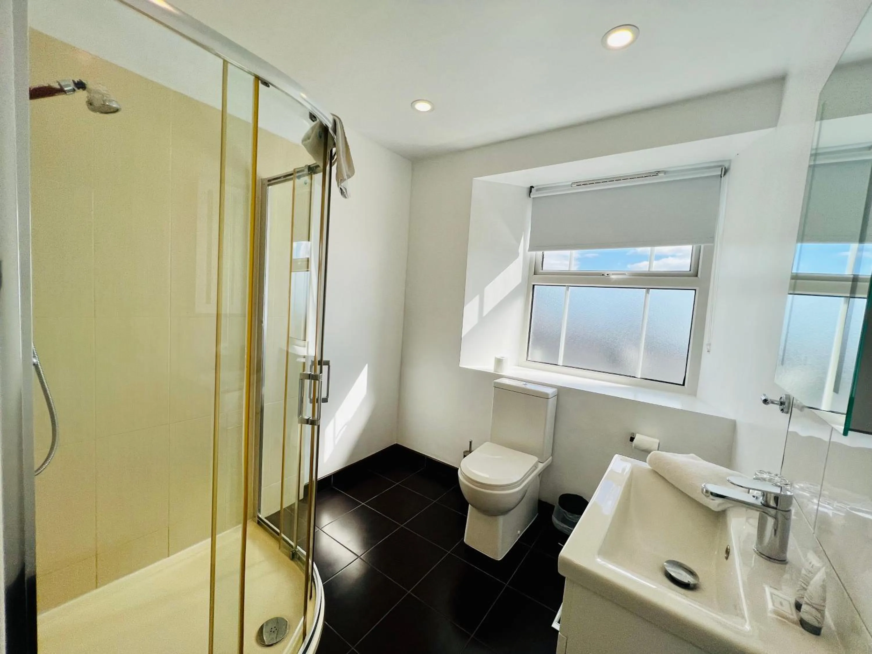 Bathroom in Bella Vista Hotel & Self Catering Suites