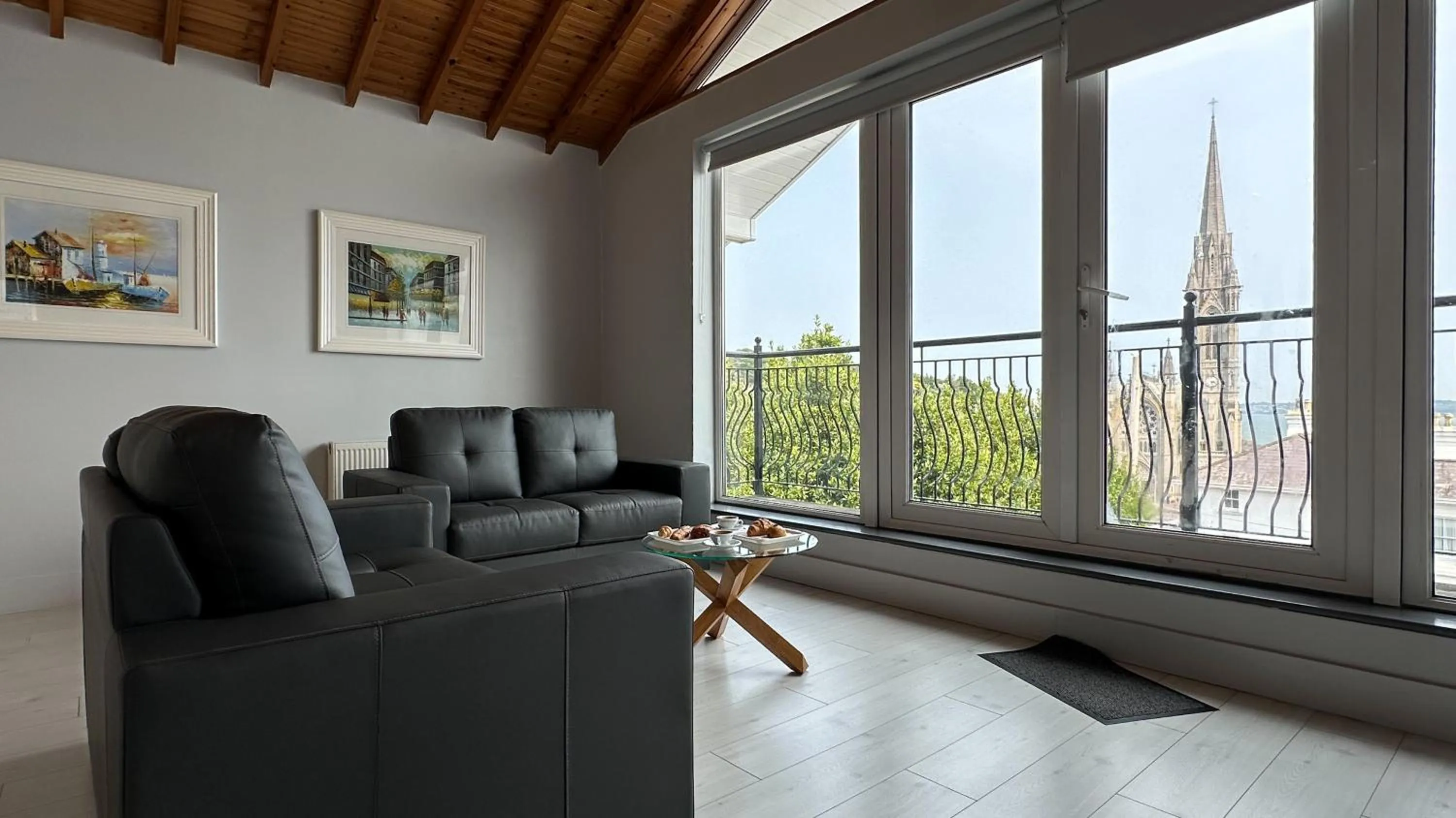 Living room in Bella Vista Hotel & Self Catering Suites