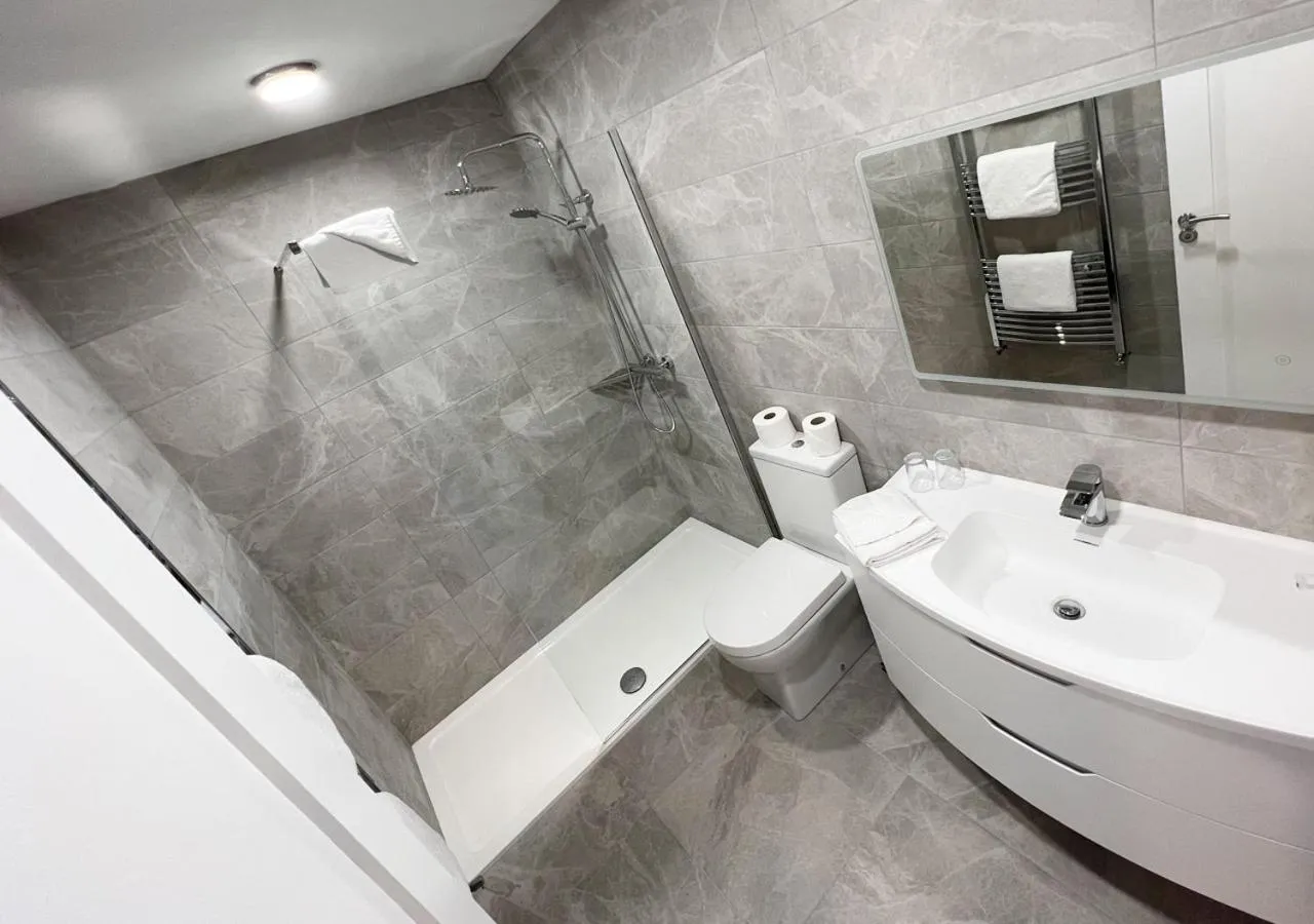 Bathroom in Bella Vista Hotel & Self Catering Suites