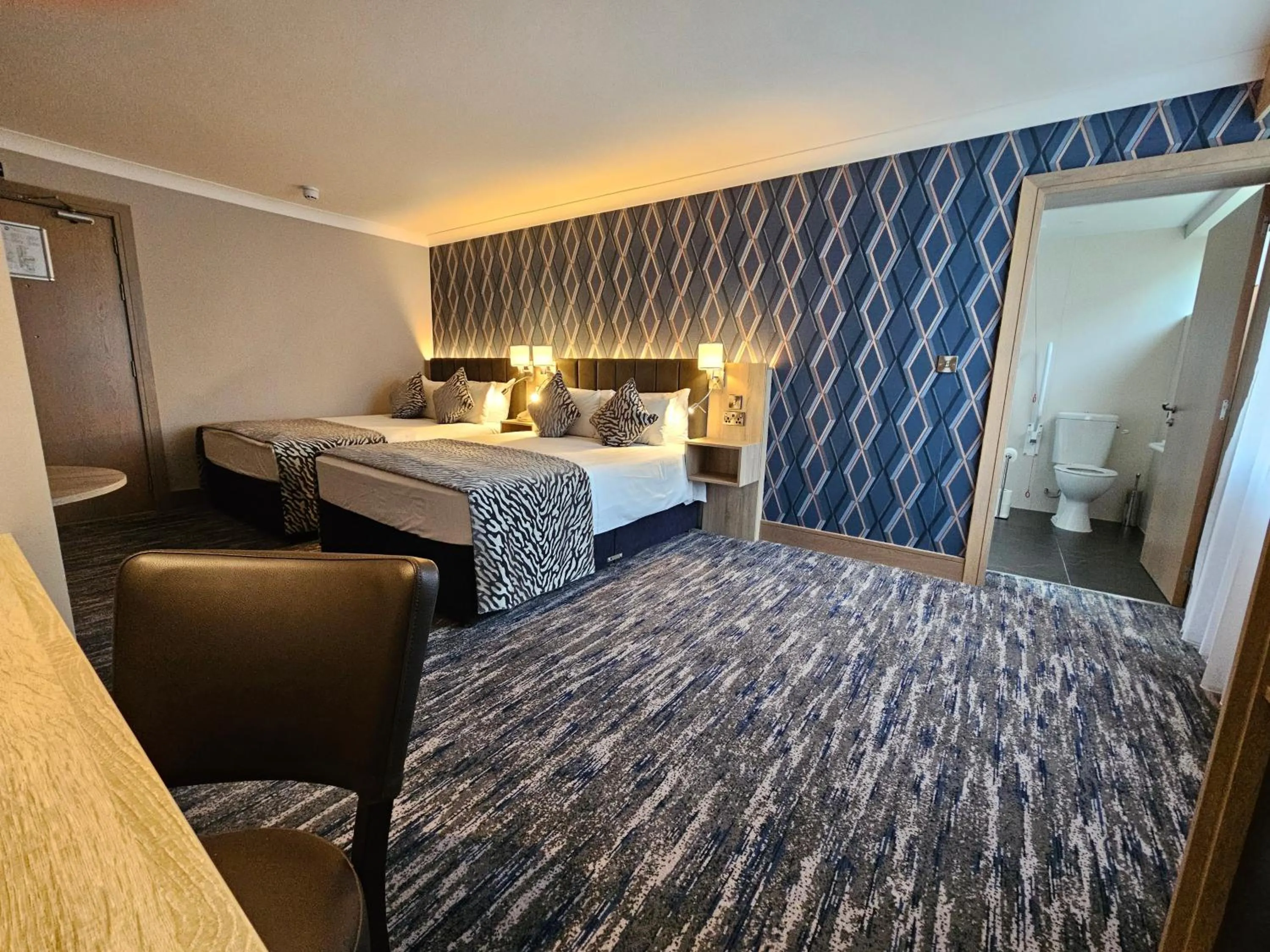 Photo of the whole room, Bed in Rochestown Lodge Hotel