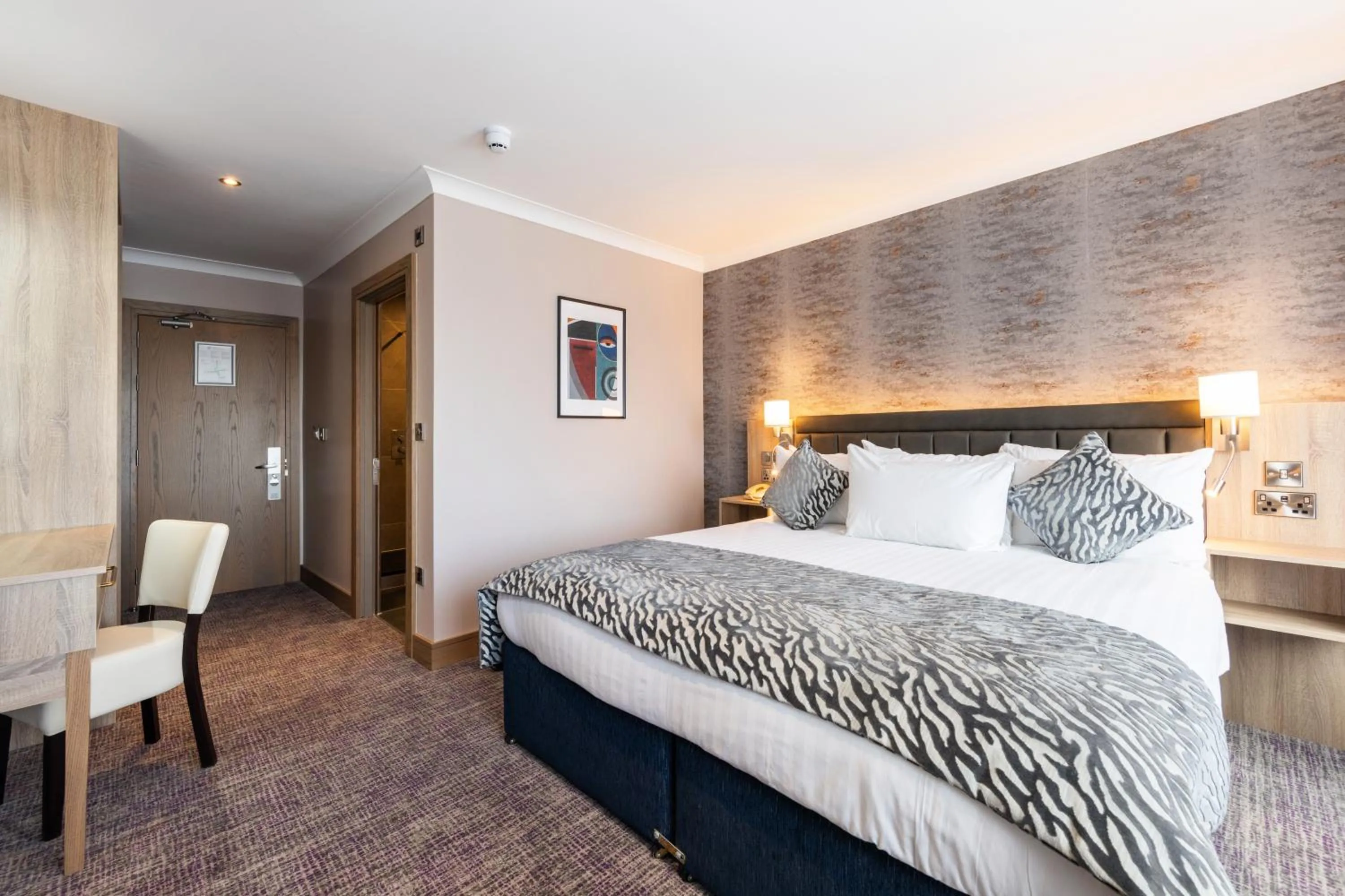 Bed in Rochestown Lodge Hotel