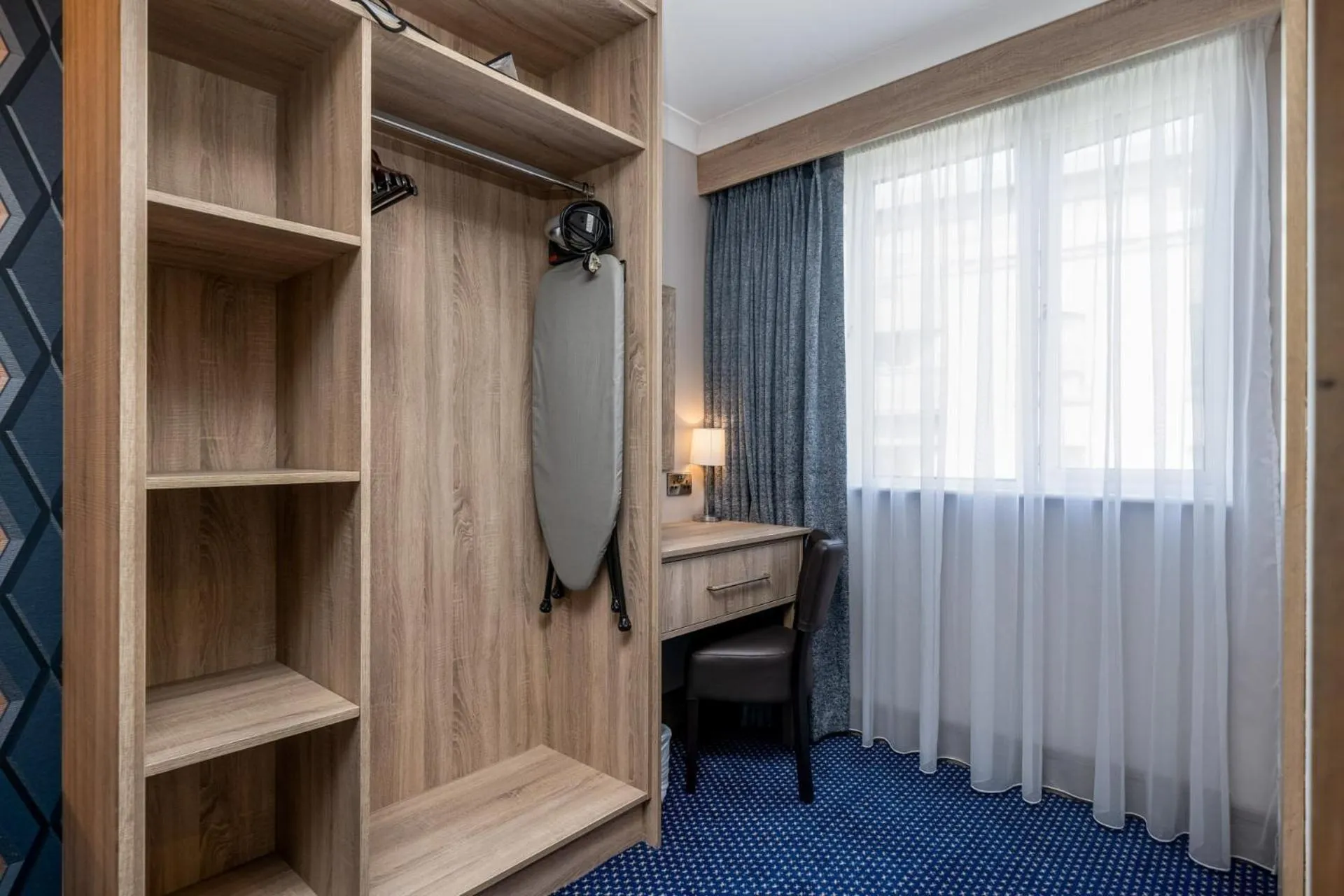 Bed in Rochestown Lodge Hotel