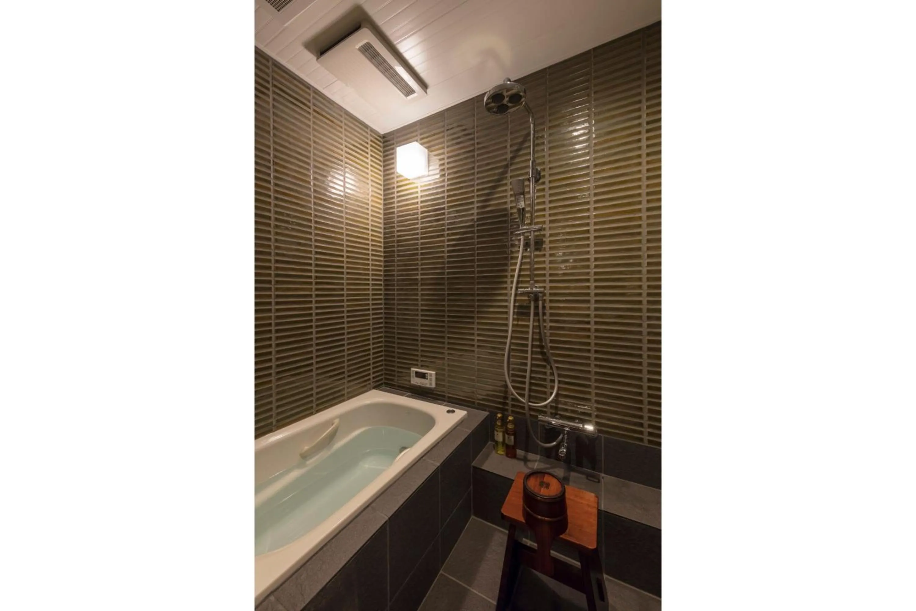 Bathroom in Hanagoromo Machiya House