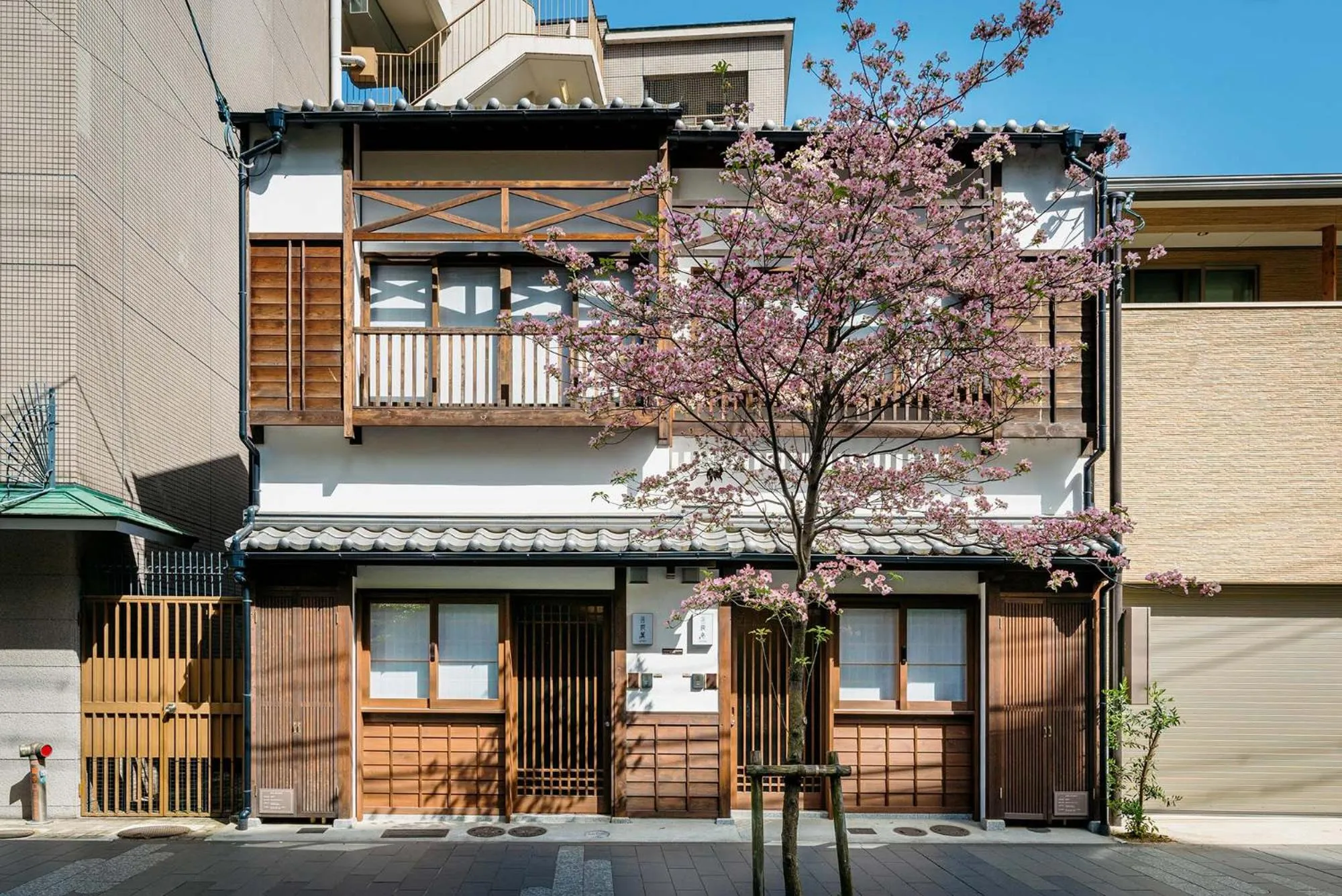 Facade/entrance in Hanagoromo Machiya House