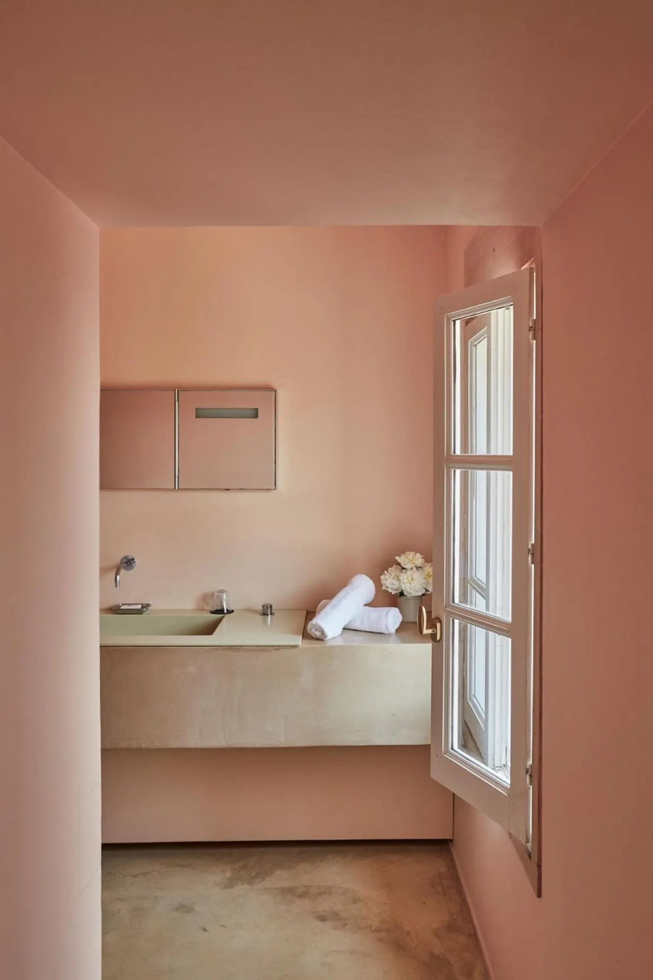 Bathroom, Bed in Domaine des Andéols
