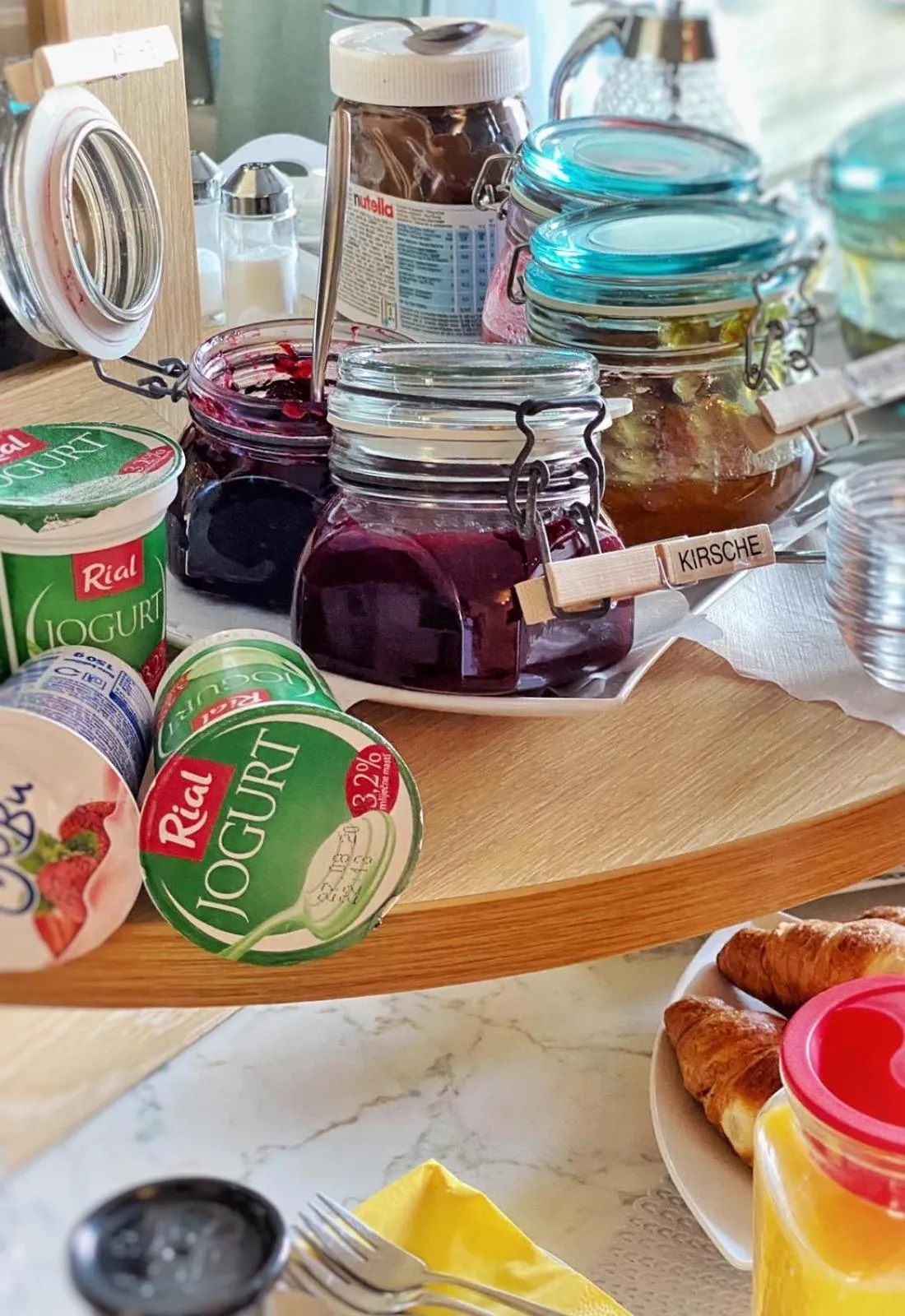 Buffet breakfast in Villa Osipovica