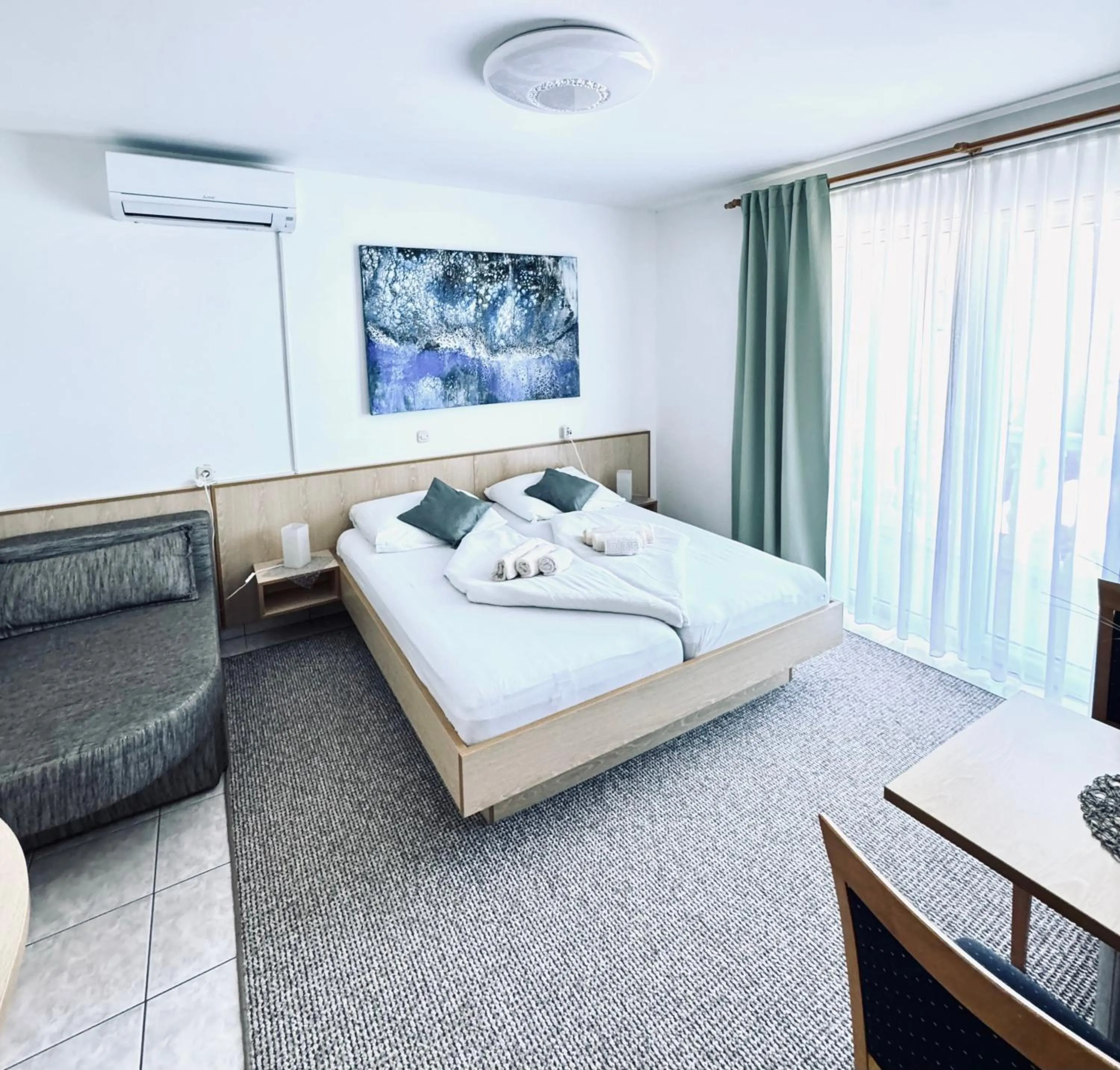 Photo of the whole room, Bed in Villa Osipovica