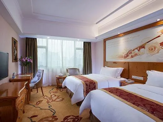 Bed in Vienna Hotel Jieyang Danpu Road