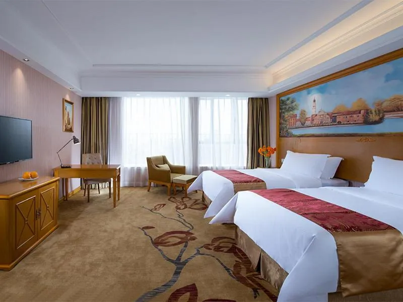 Bed in Vienna Hotel Foshan Lecong Furniture Mall