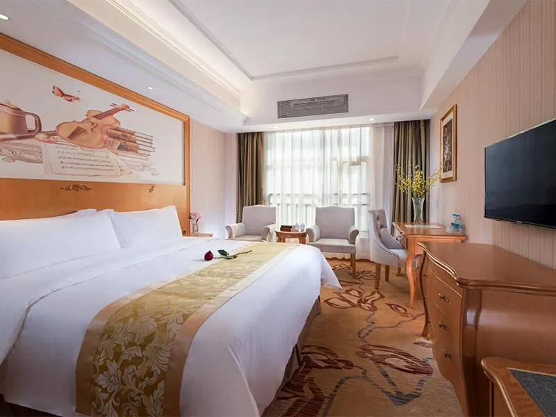 Bed in Vienna Hotel Huizhou Baiyun Road