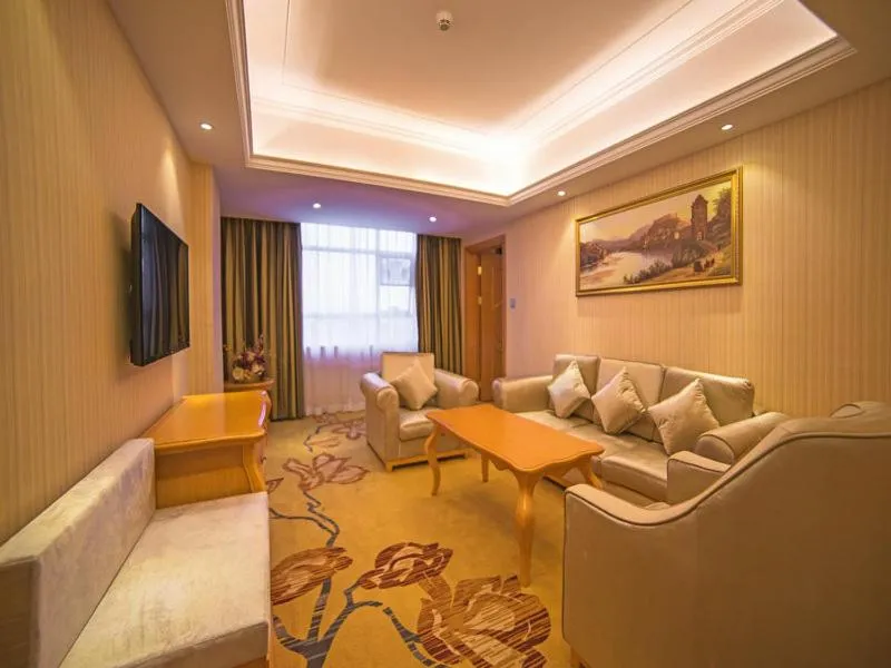 Vienna 3 Best Hotel Luoding Chuangyue Building