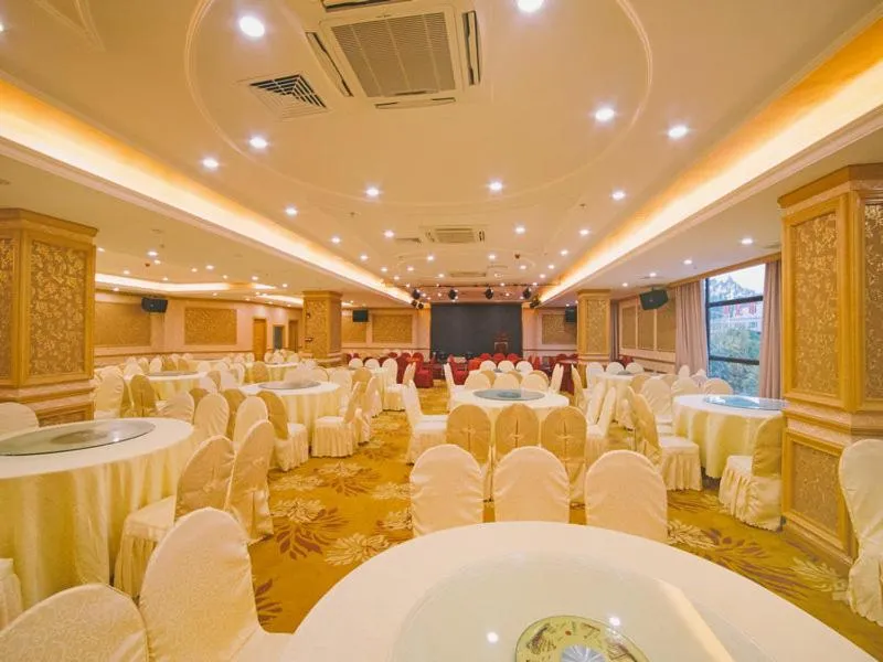 Vienna 3 Best Hotel Luoding Chuangyue Building