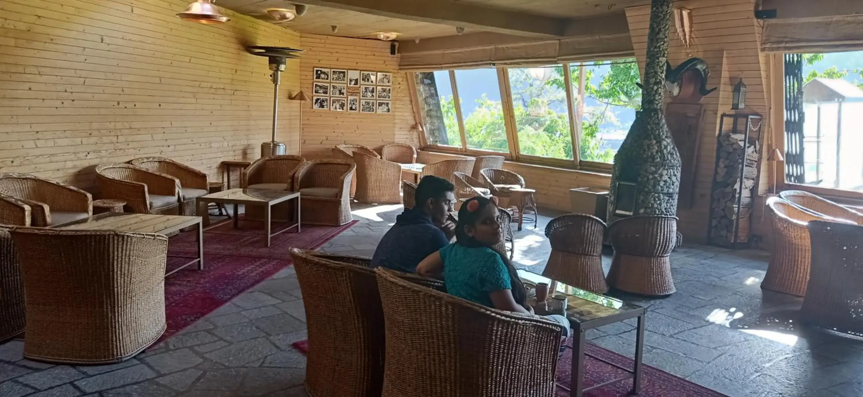 Restaurant/places to eat in Pahalgam Hotel Restaurant/places to eat in Pahalgam Hotel