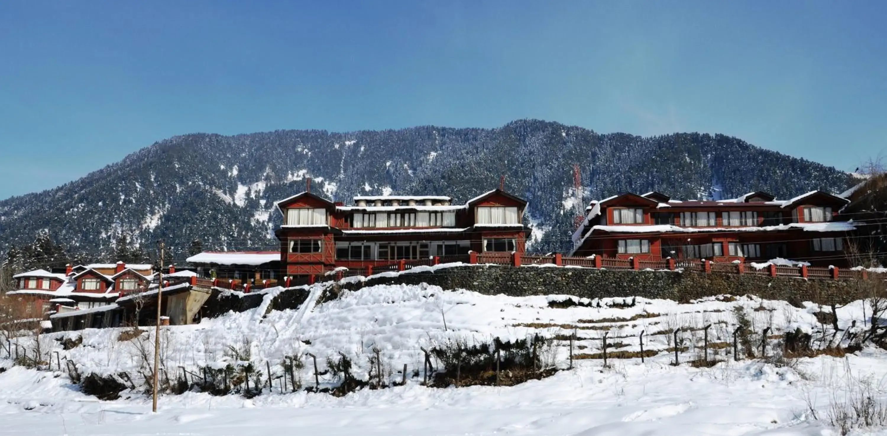 Property building in Pahalgam Hotel Riverside Luxury Property building in Pahalgam Hotel Riverside Luxury