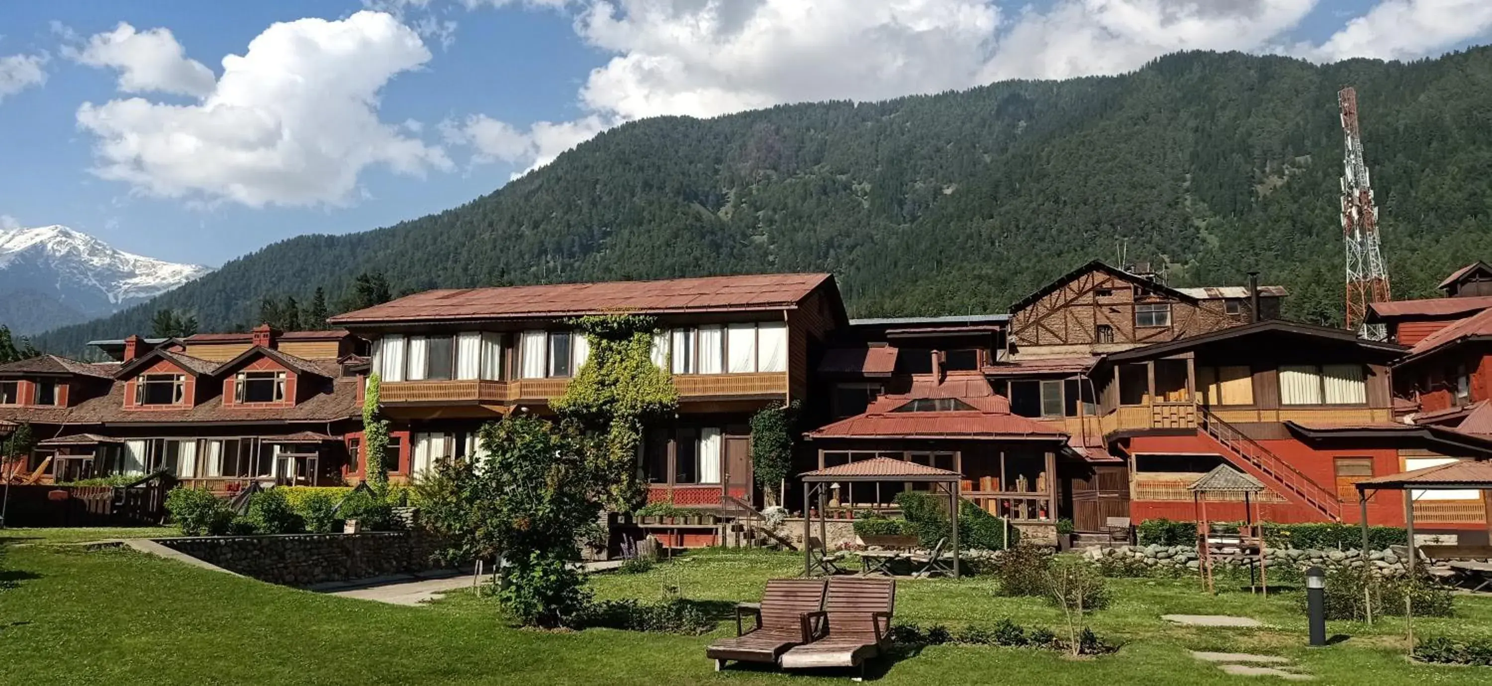 Property building in Pahalgam Hotel Riverside Luxury Property building in Pahalgam Hotel Riverside Luxury