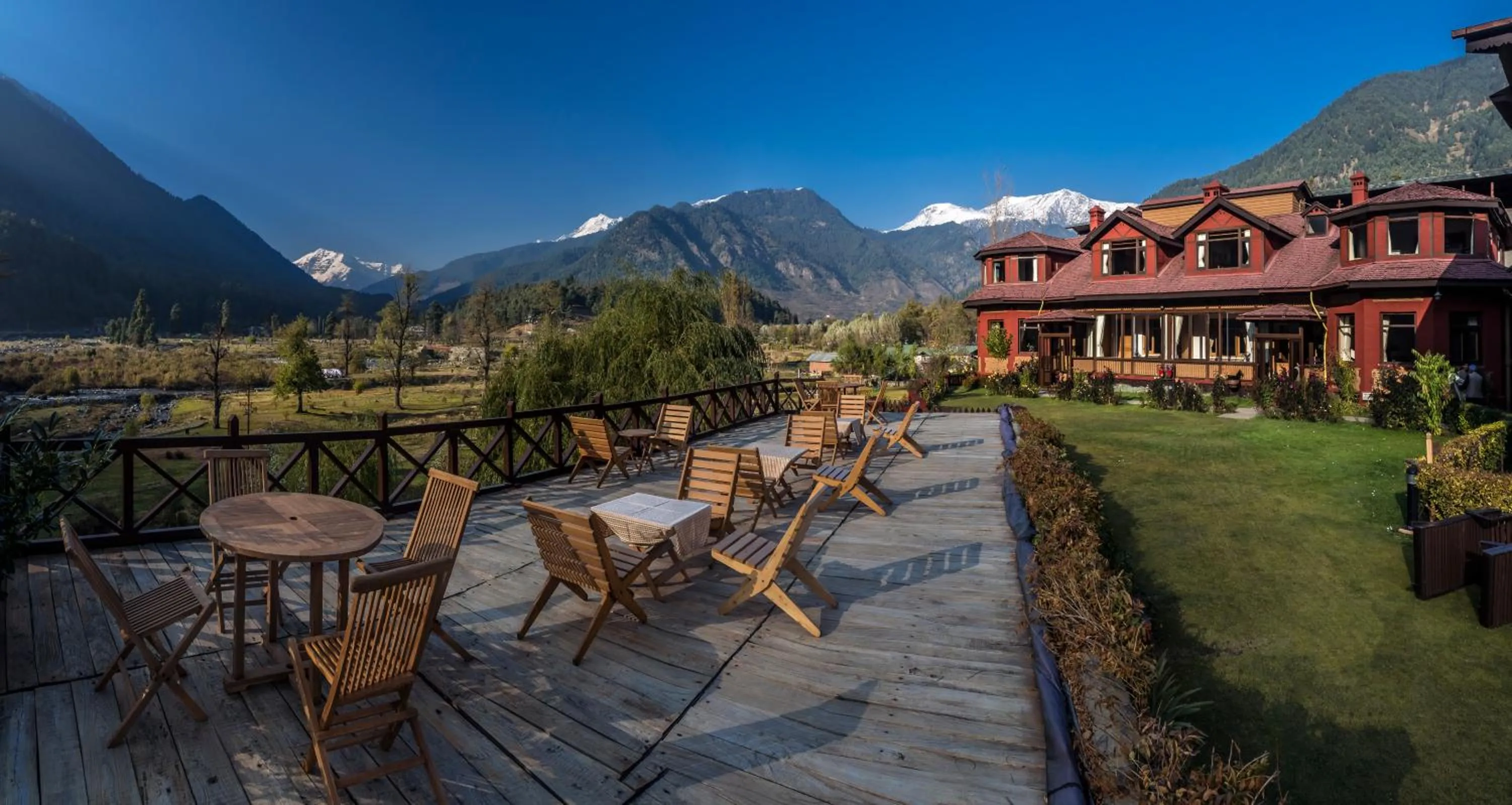 Balcony/Terrace in Pahalgam Hotel