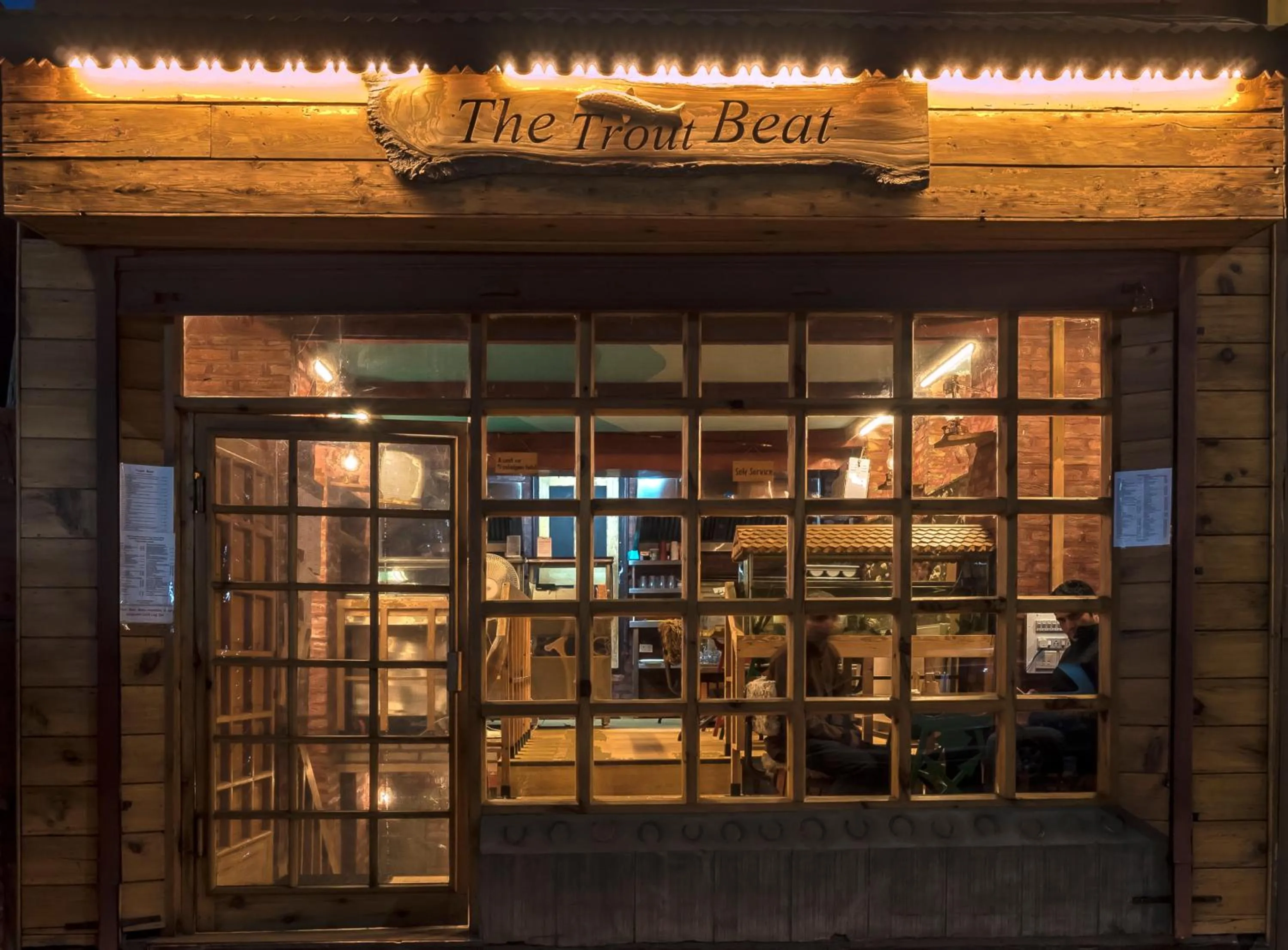 Restaurant/places to eat in Pahalgam Hotel