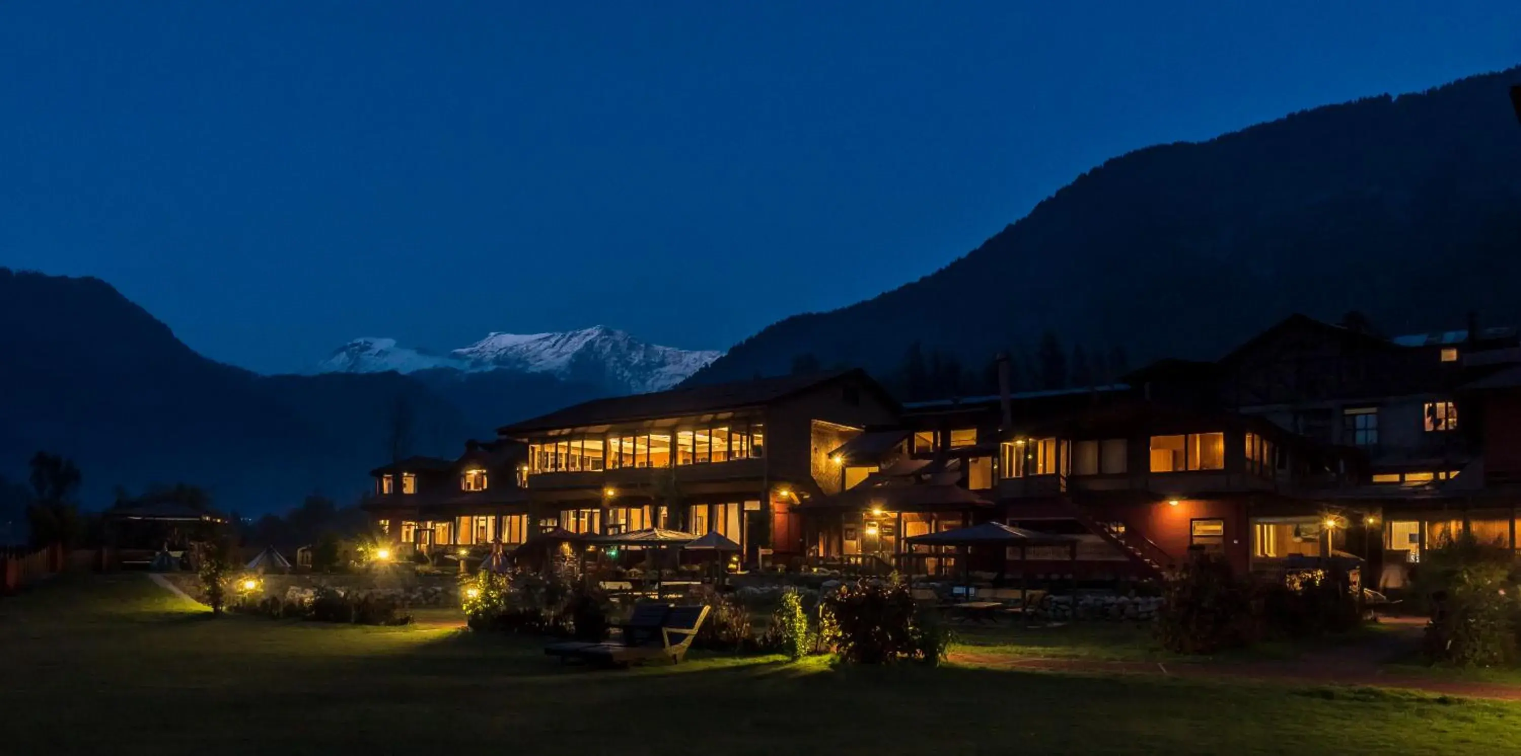 Property building in Pahalgam Hotel Property building in Pahalgam Hotel