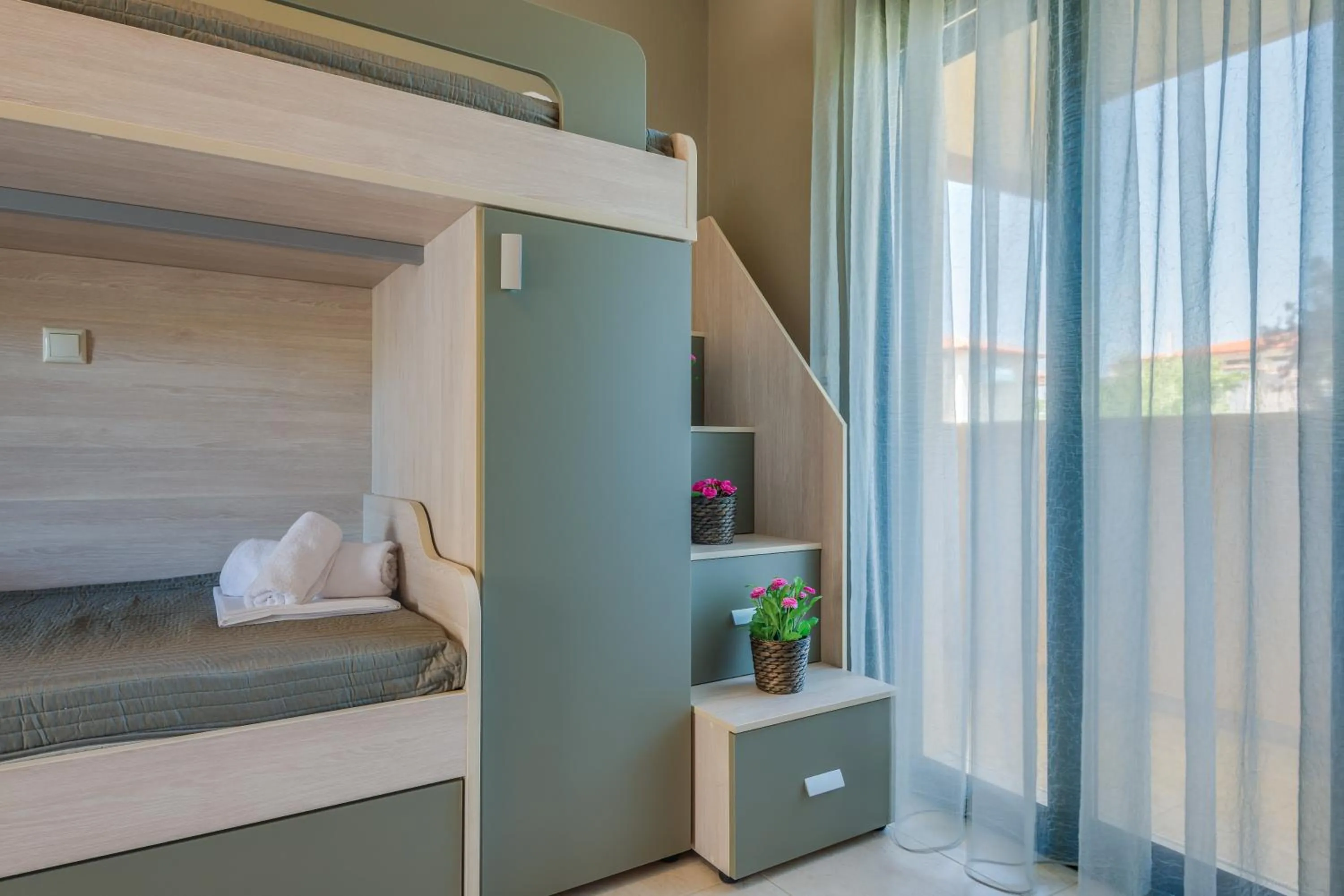 Bedroom, Bed in Toroni Blue