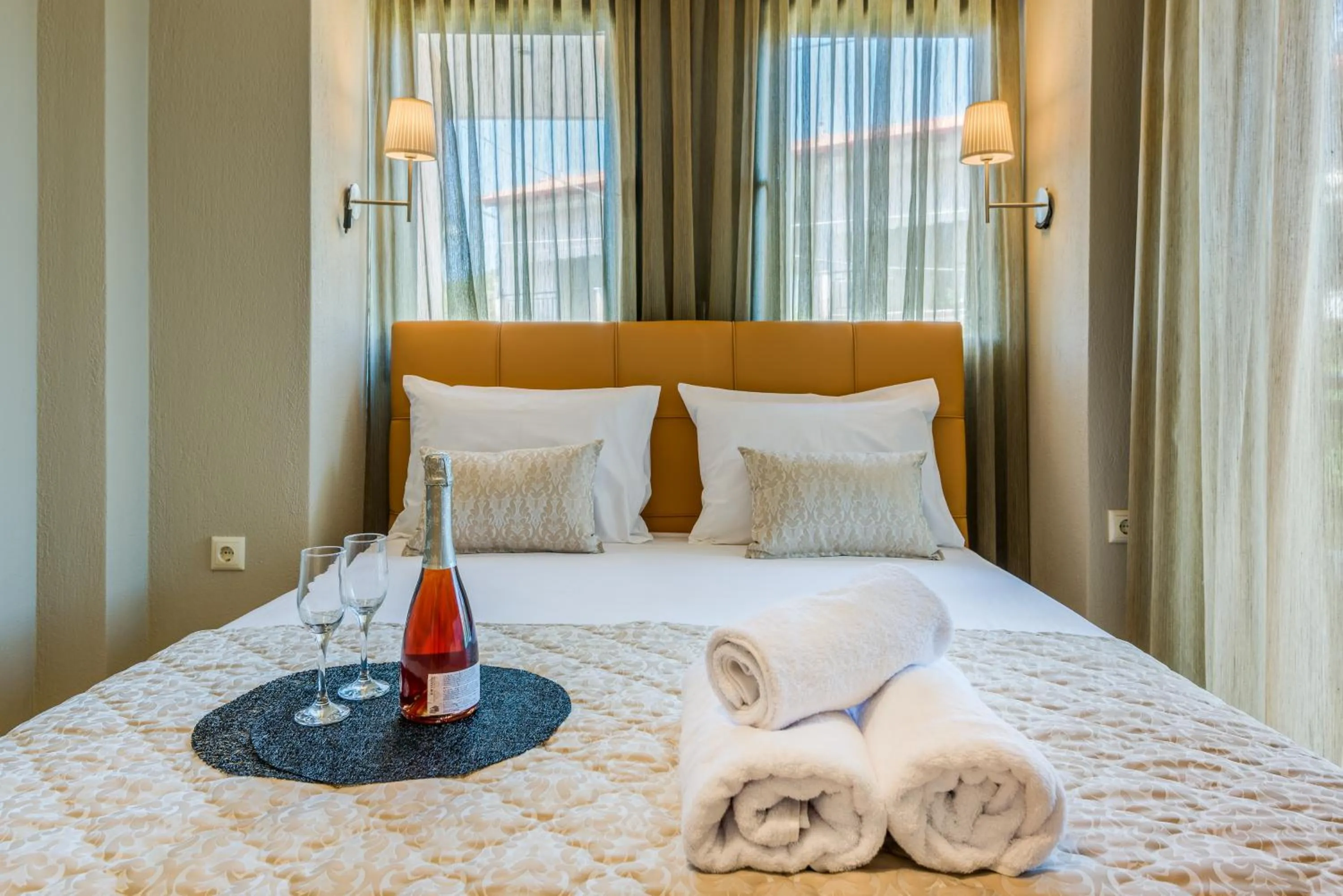 Bedroom, Bed in Toroni Blue