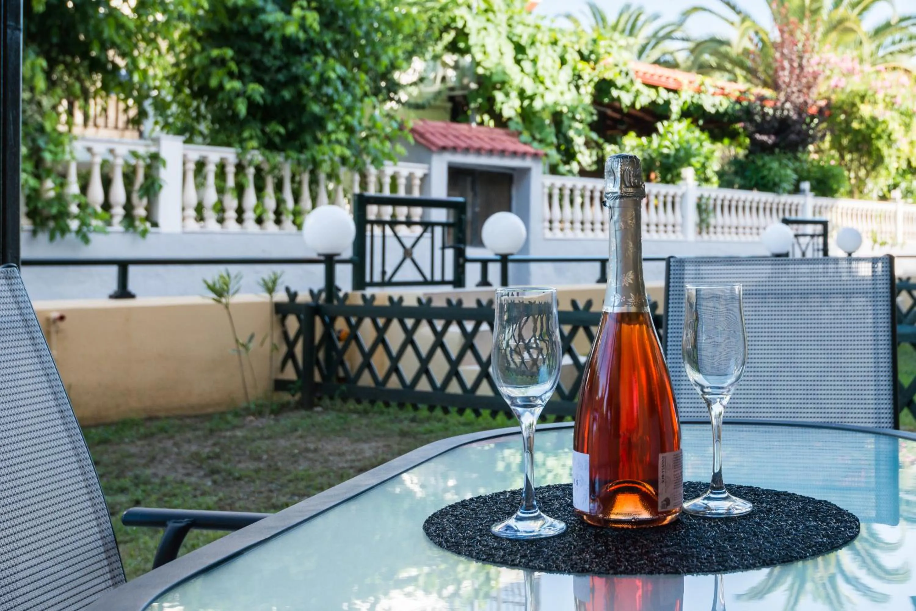 Garden in Toroni Blue