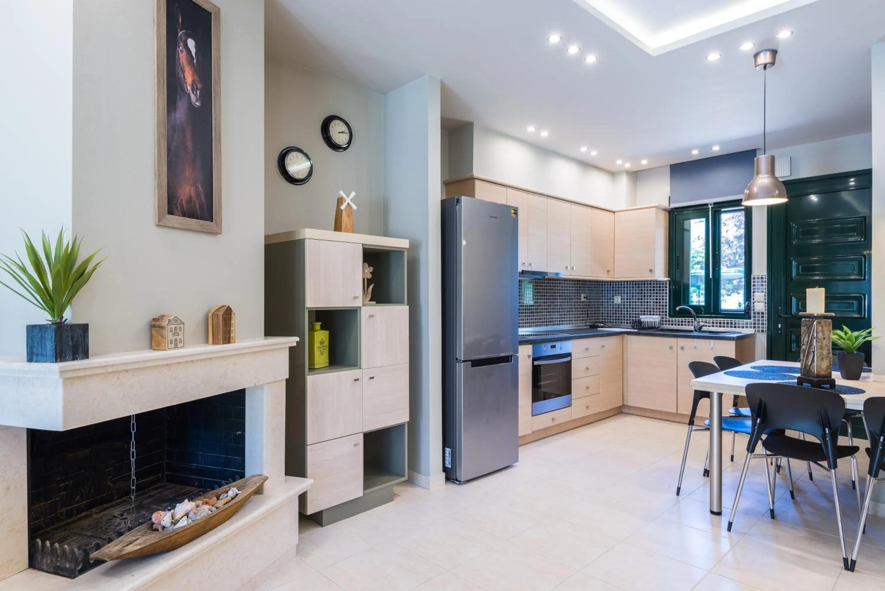 Kitchen or kitchenette in Toroni Blue