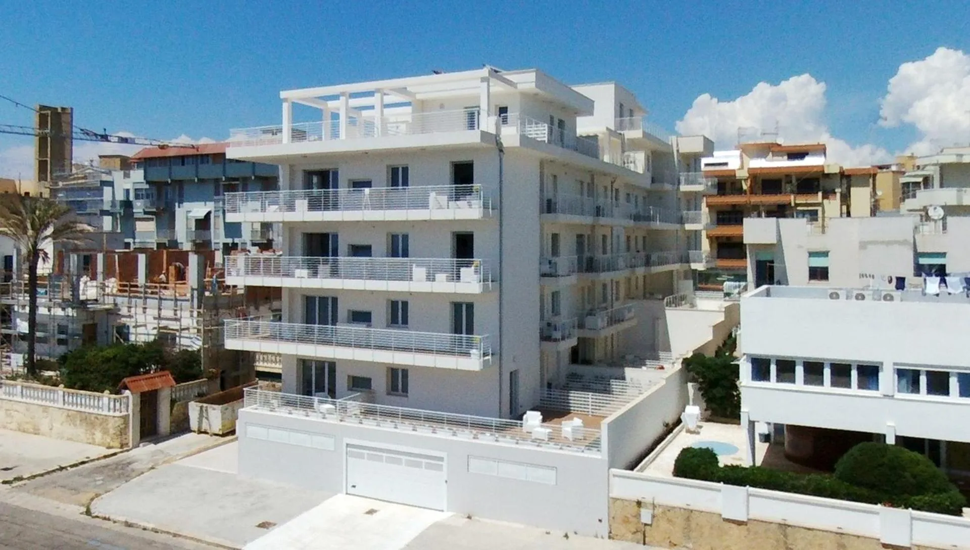 Property building in Spuma di mare