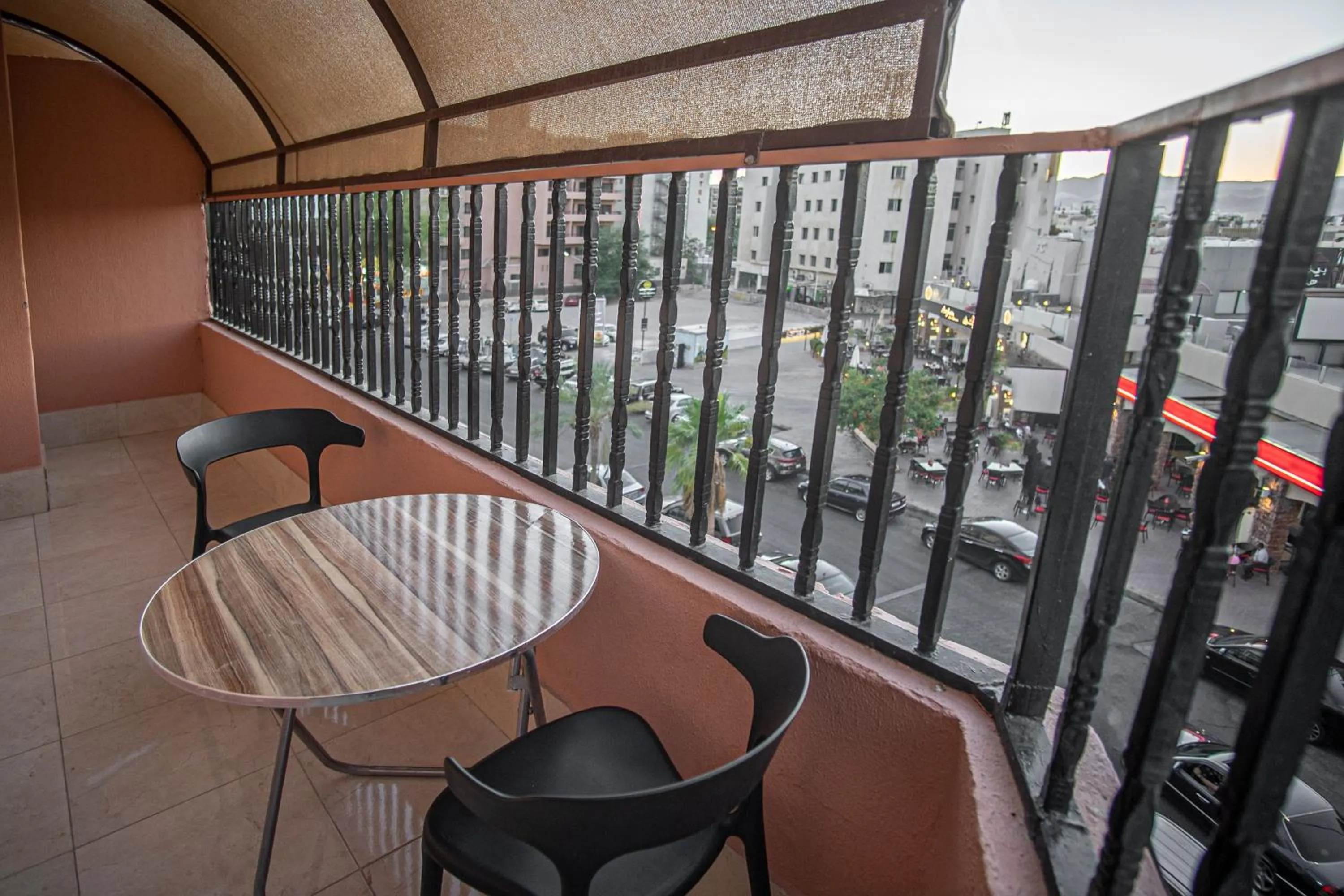 Street view in Al Riyati Hotel Apartments